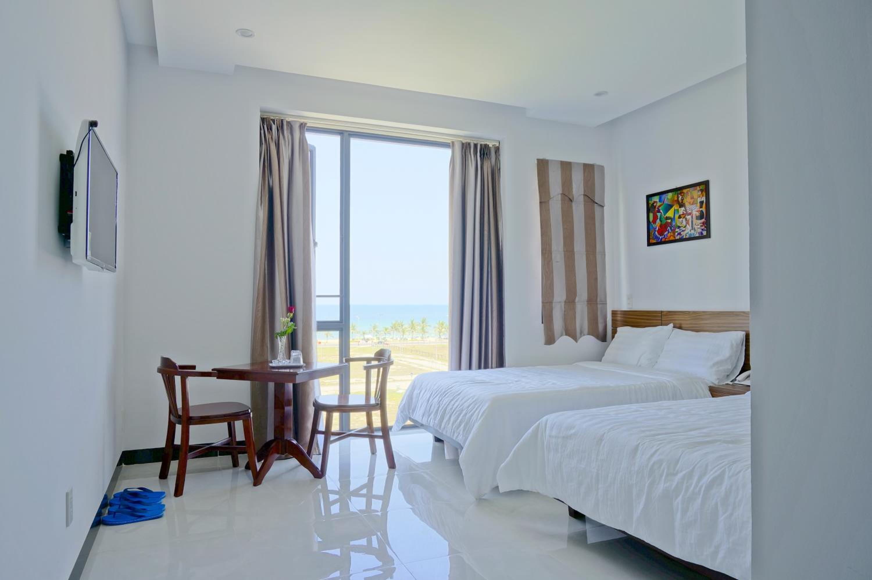 Deluxe Family Room - Photo 20