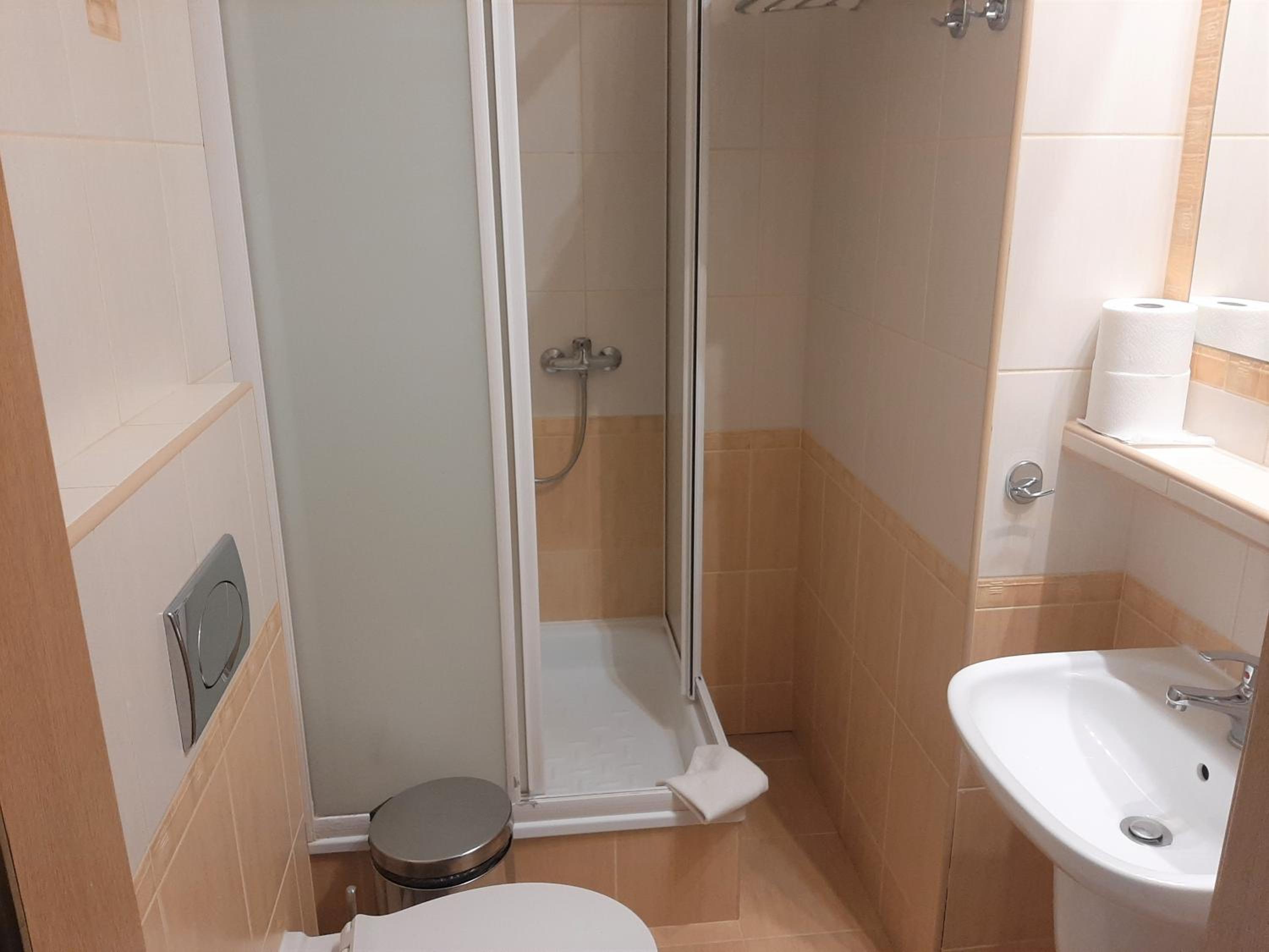 Double Room with Balcony or Terrace - Photo 6