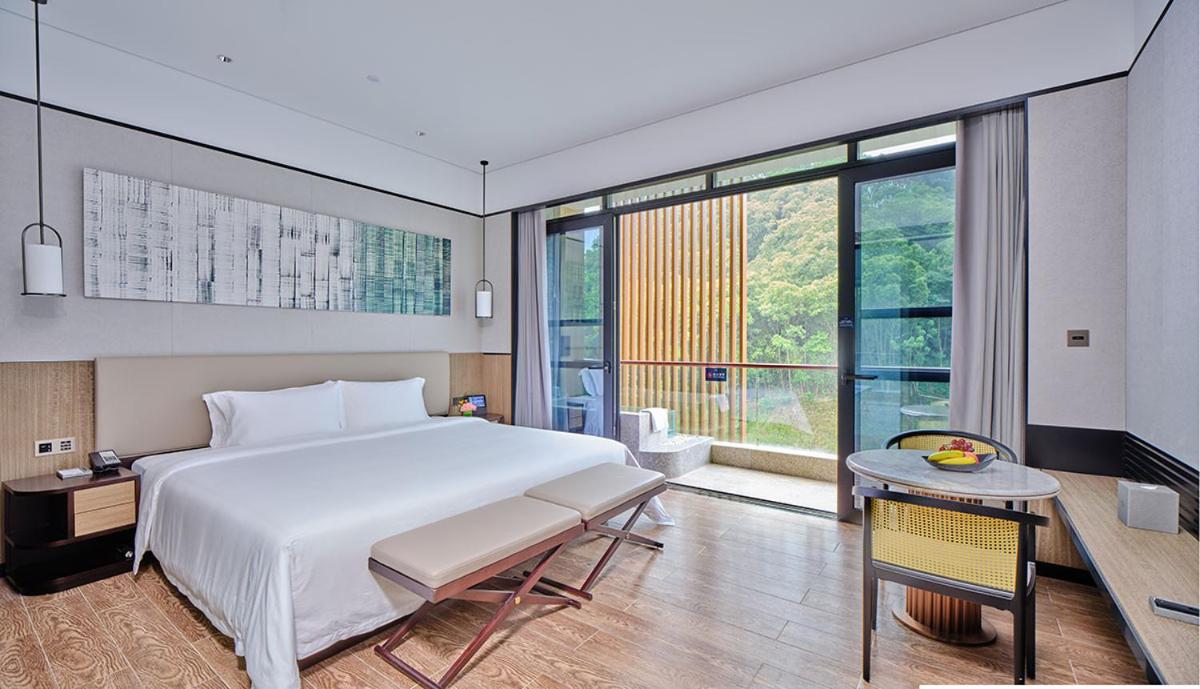 Mountain view Hot Spring King Room				 photo 1