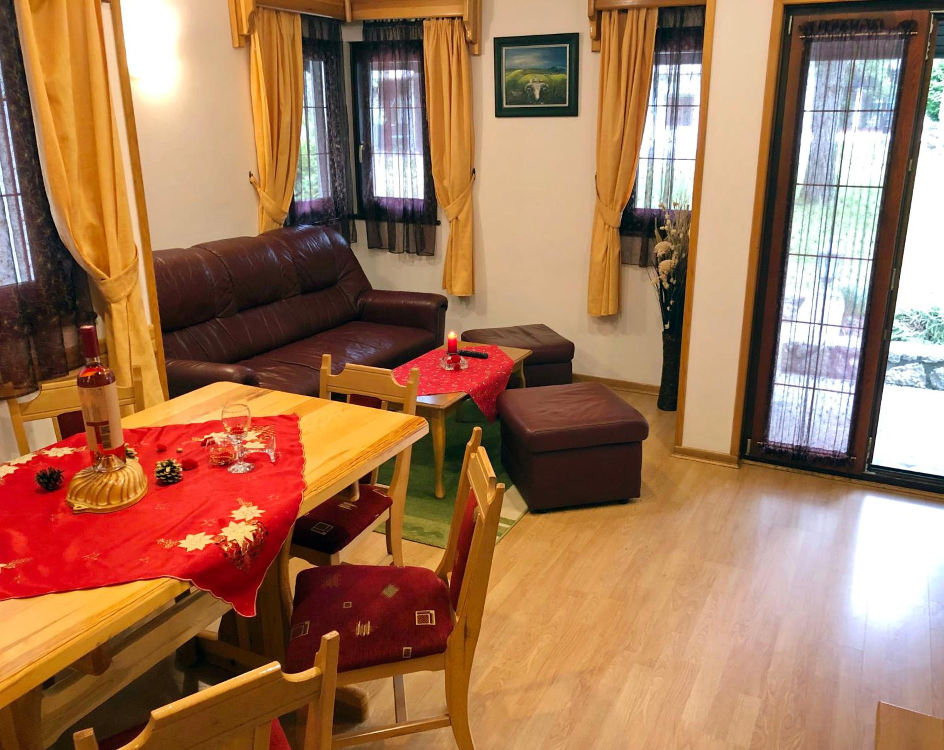 Duplex Three-Bedroom Apartment (5 Adults)