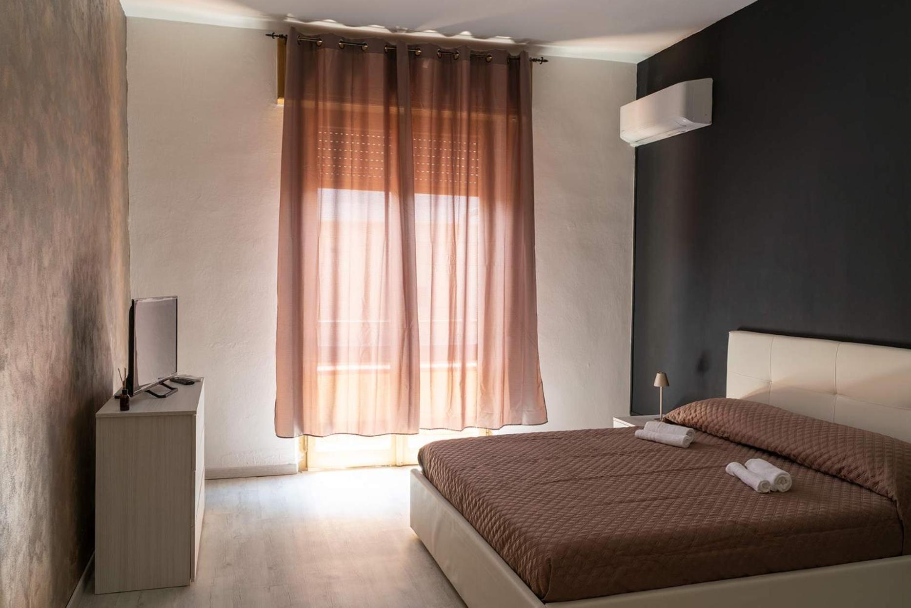 Double Or Twin Room With Shared Bathroom