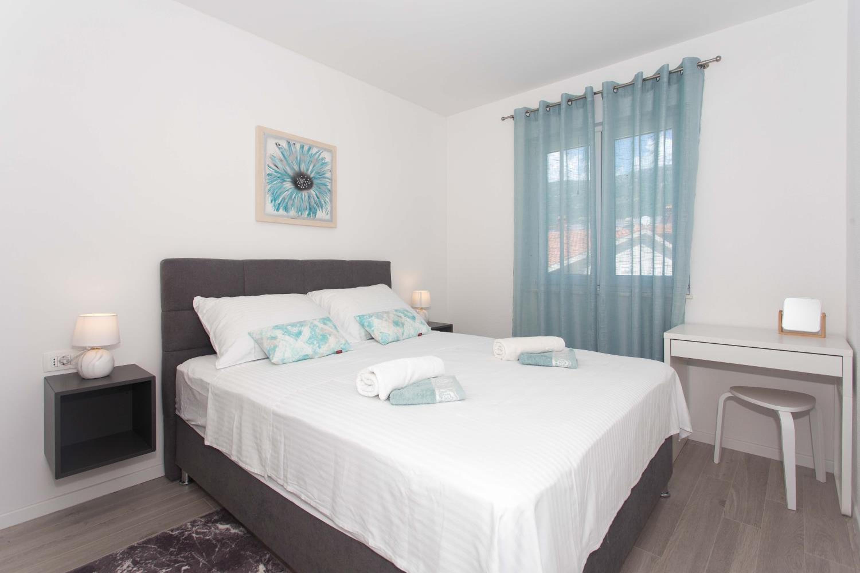 One-Bedroom Apartment - Photo 16