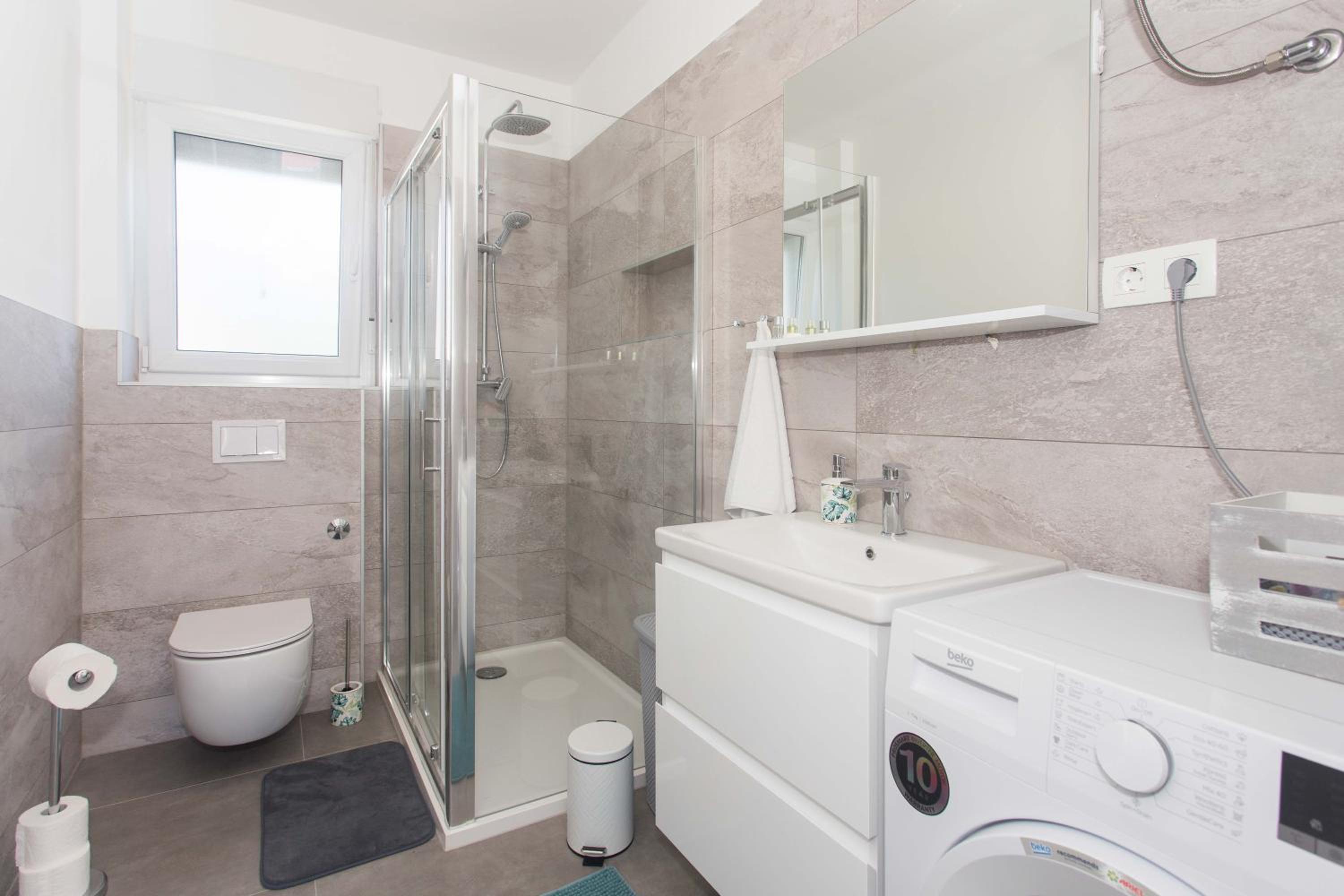 One-Bedroom Apartment - Photo 17