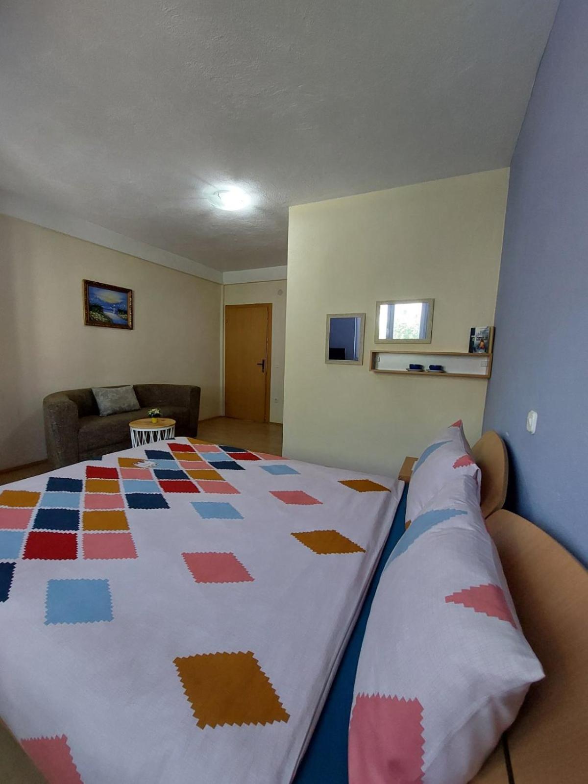 Apartment with Mountain View photo 3