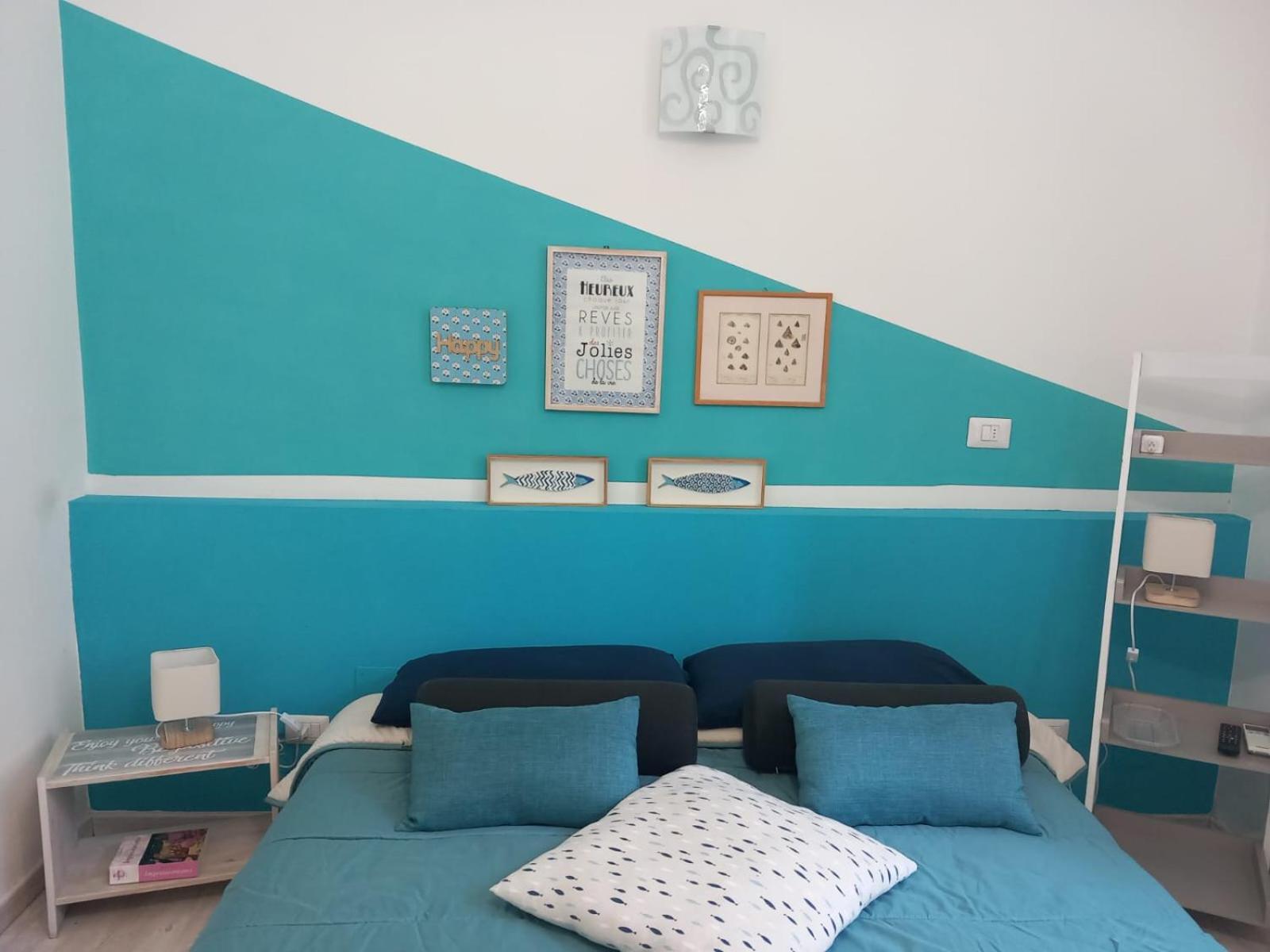Large Double Room - Photo 4