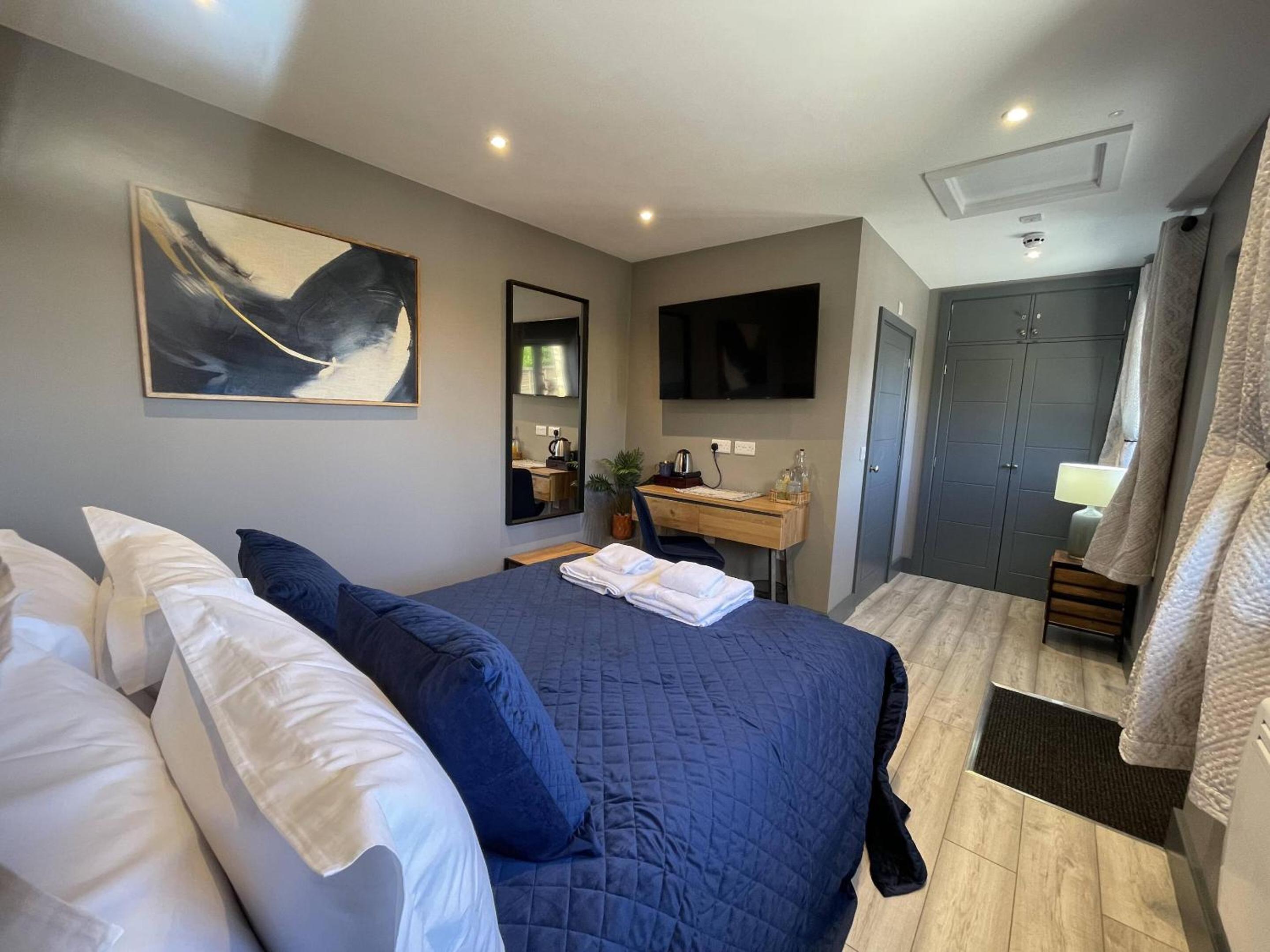 Deluxe Double Room with Shower