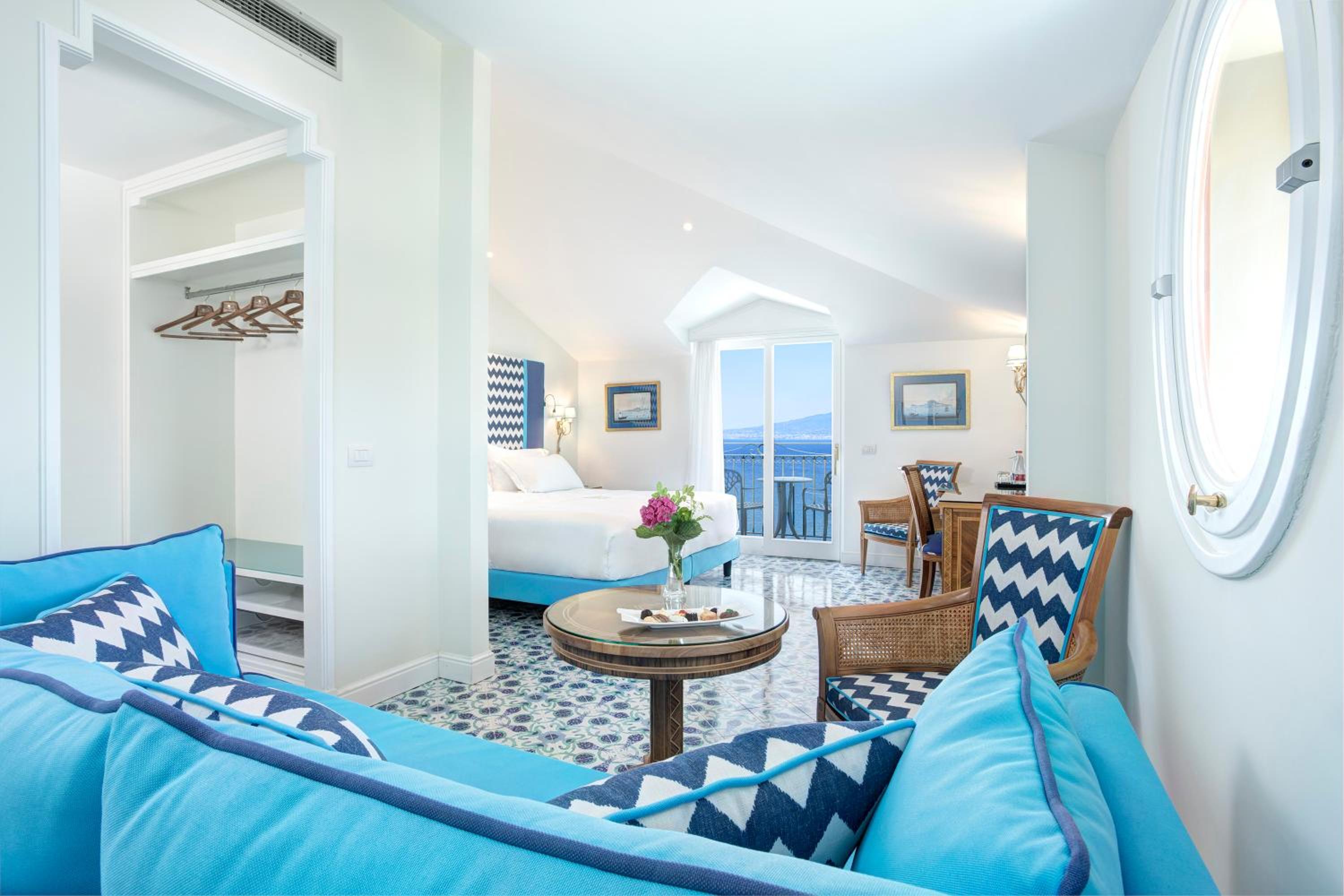 Deluxe Junior Suite - Photo 5