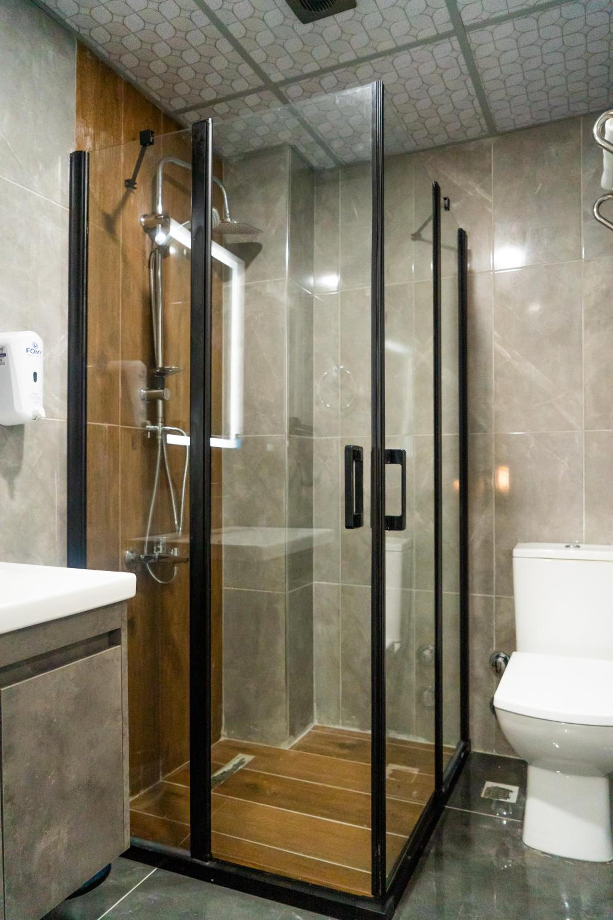 Suite with Spa Bath - Photo 5