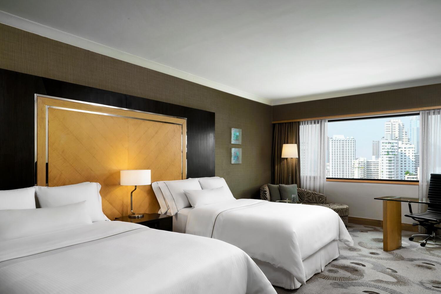 Deluxe Suite Twin Beds City View