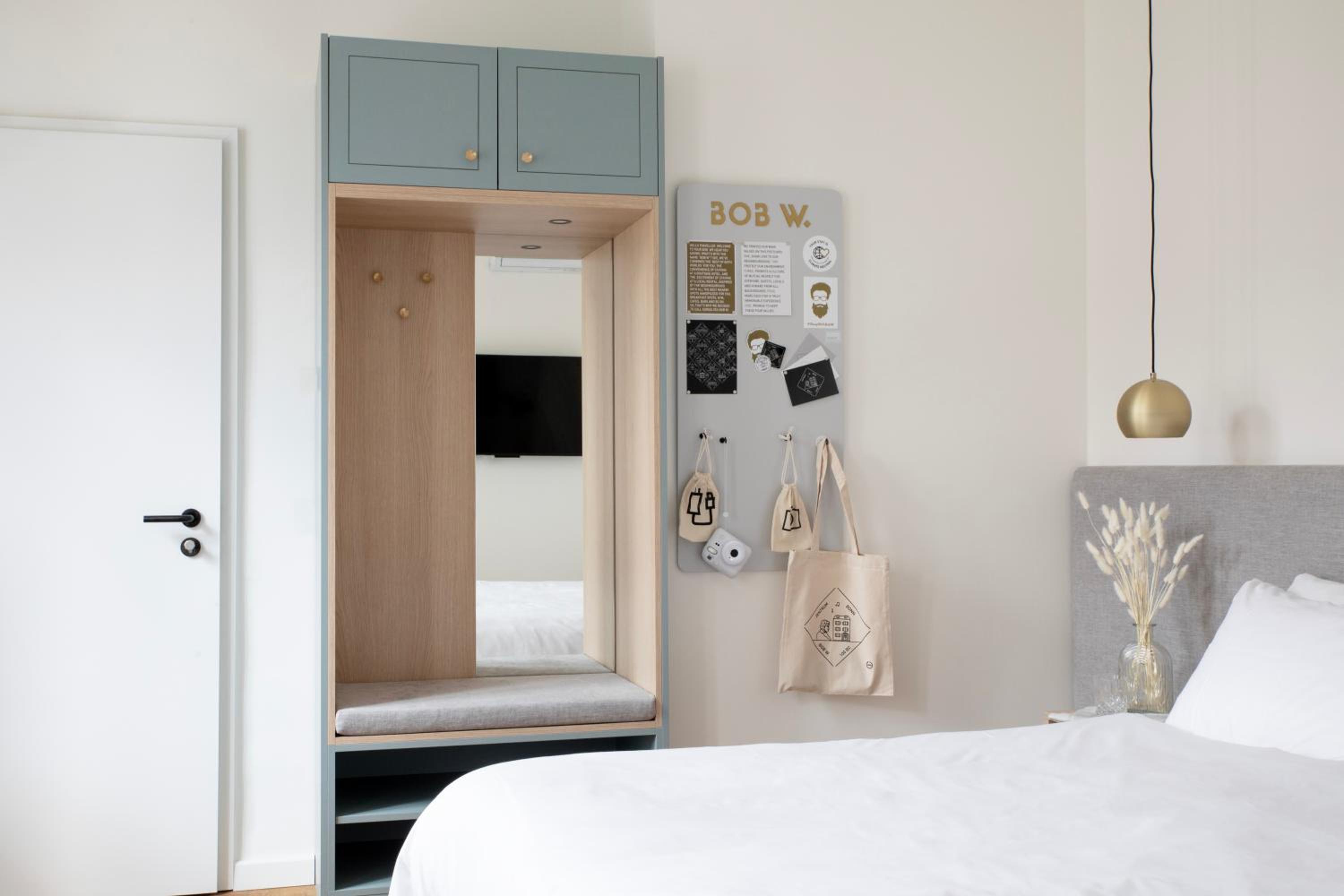 Original Room photo 2