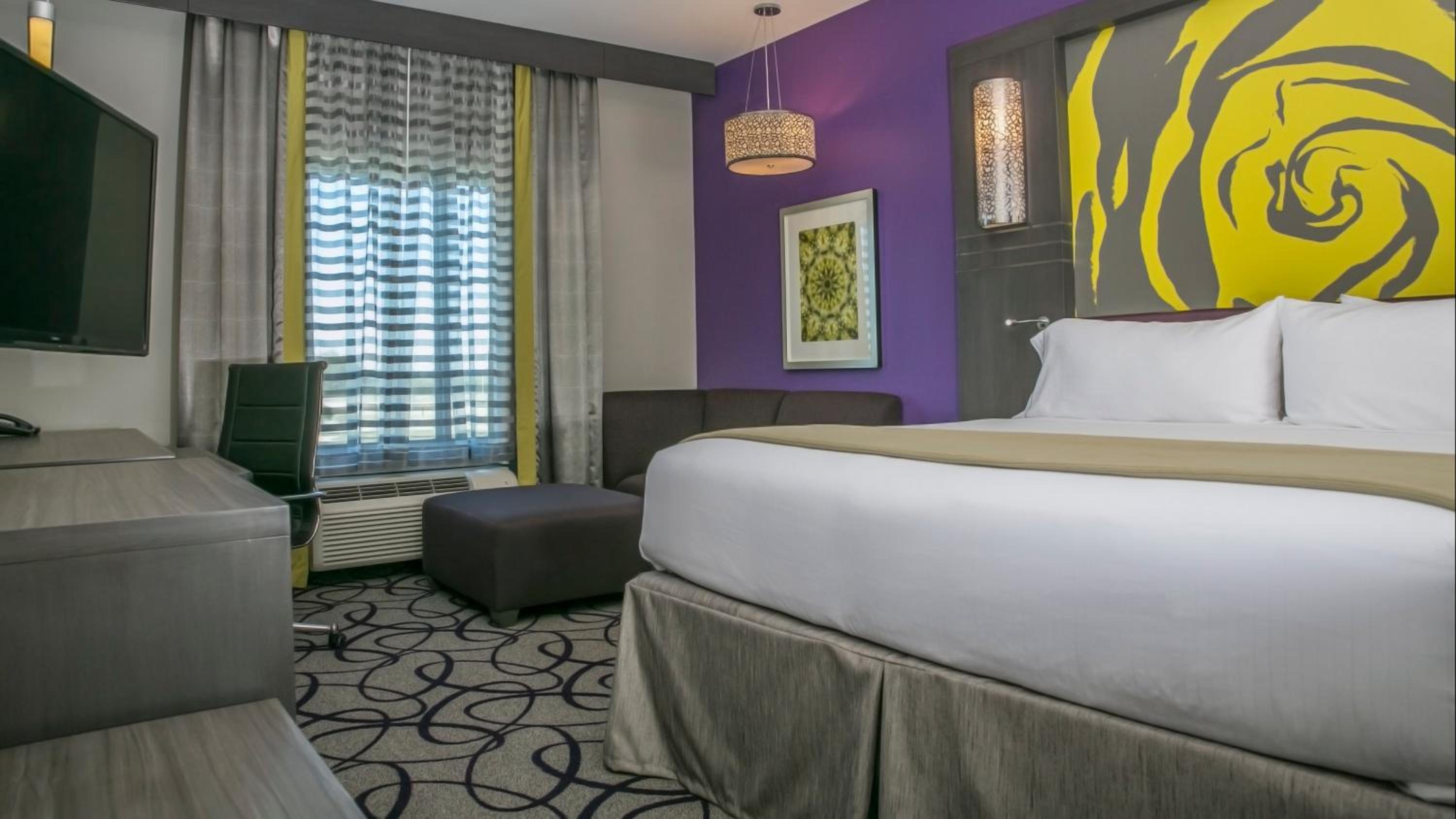 King Suite Mobility Accessible with Tub - Non-Smoking