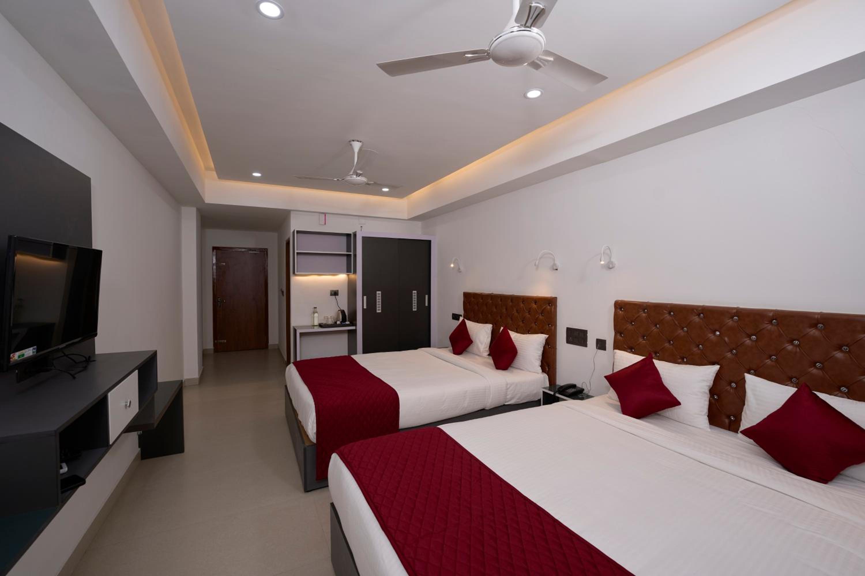 Deluxe Family Room