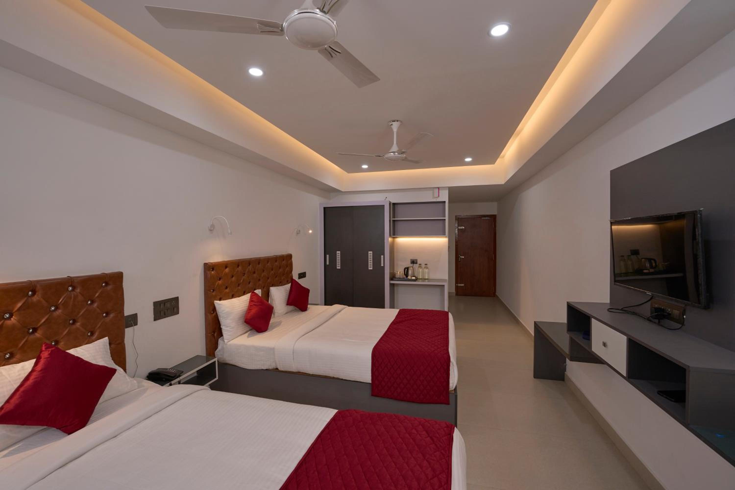 Deluxe Triple Room photo 2