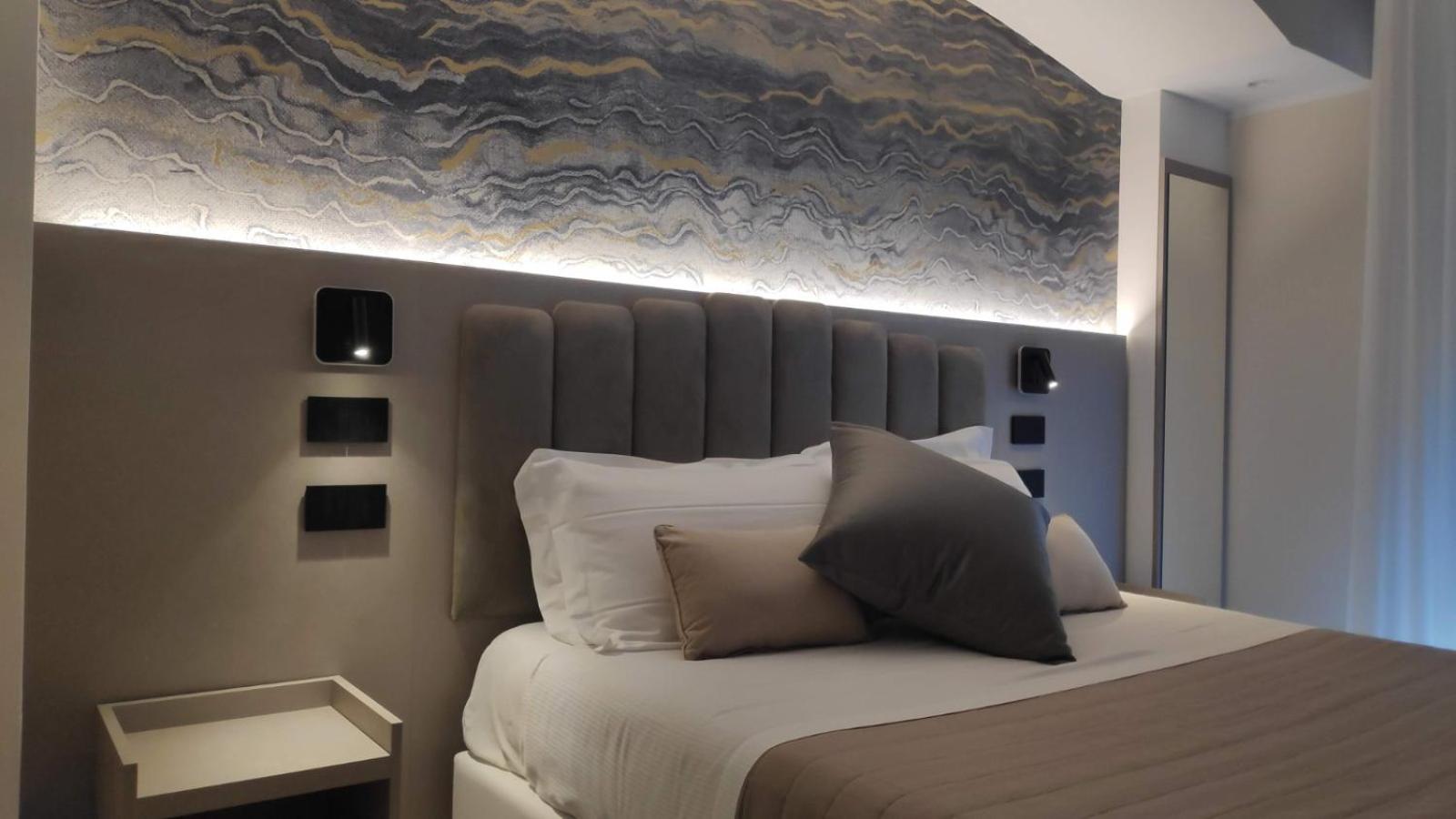 King Room with Lateral Sea View