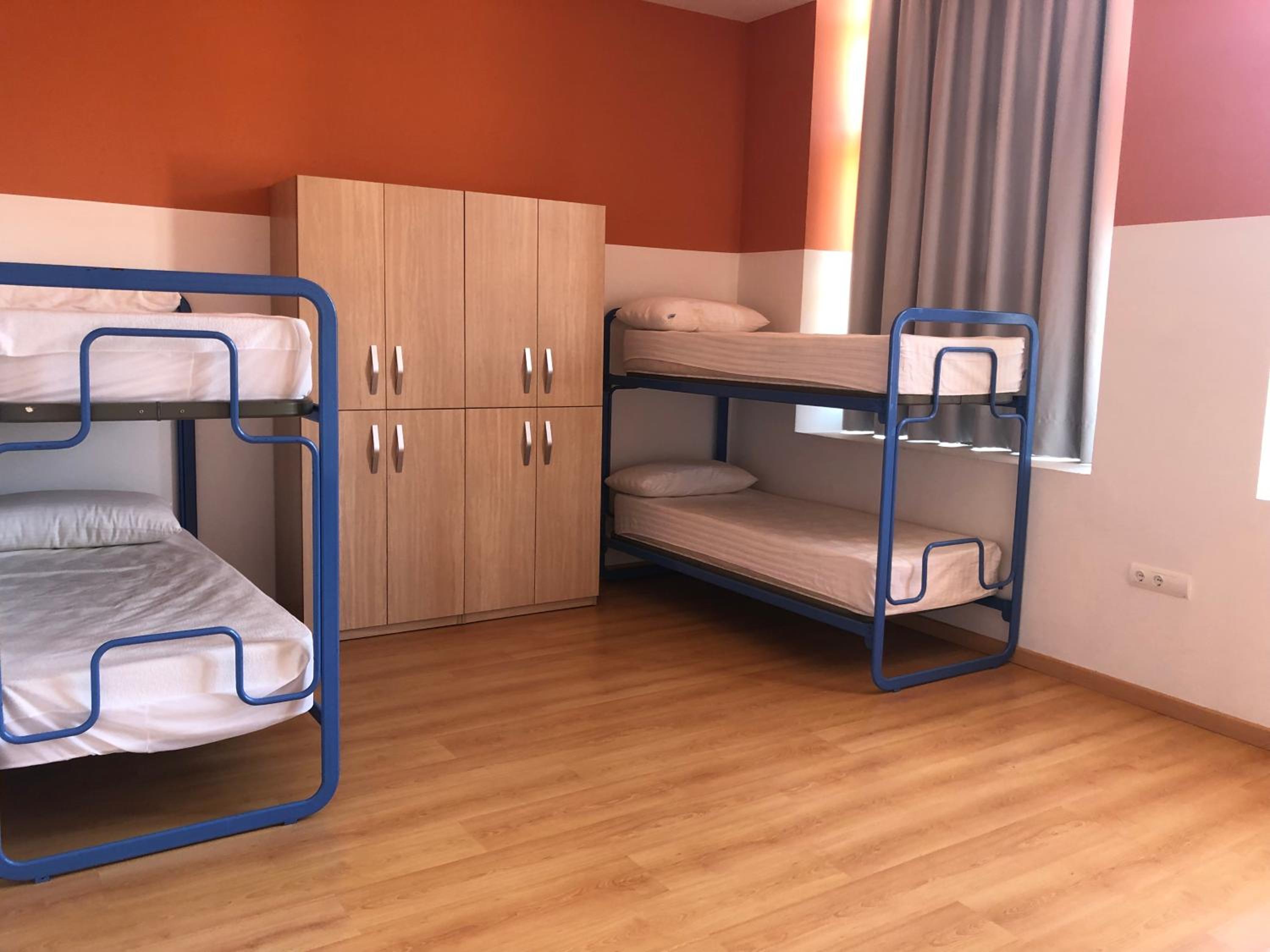 Mixed Dormitory Room photo 2
