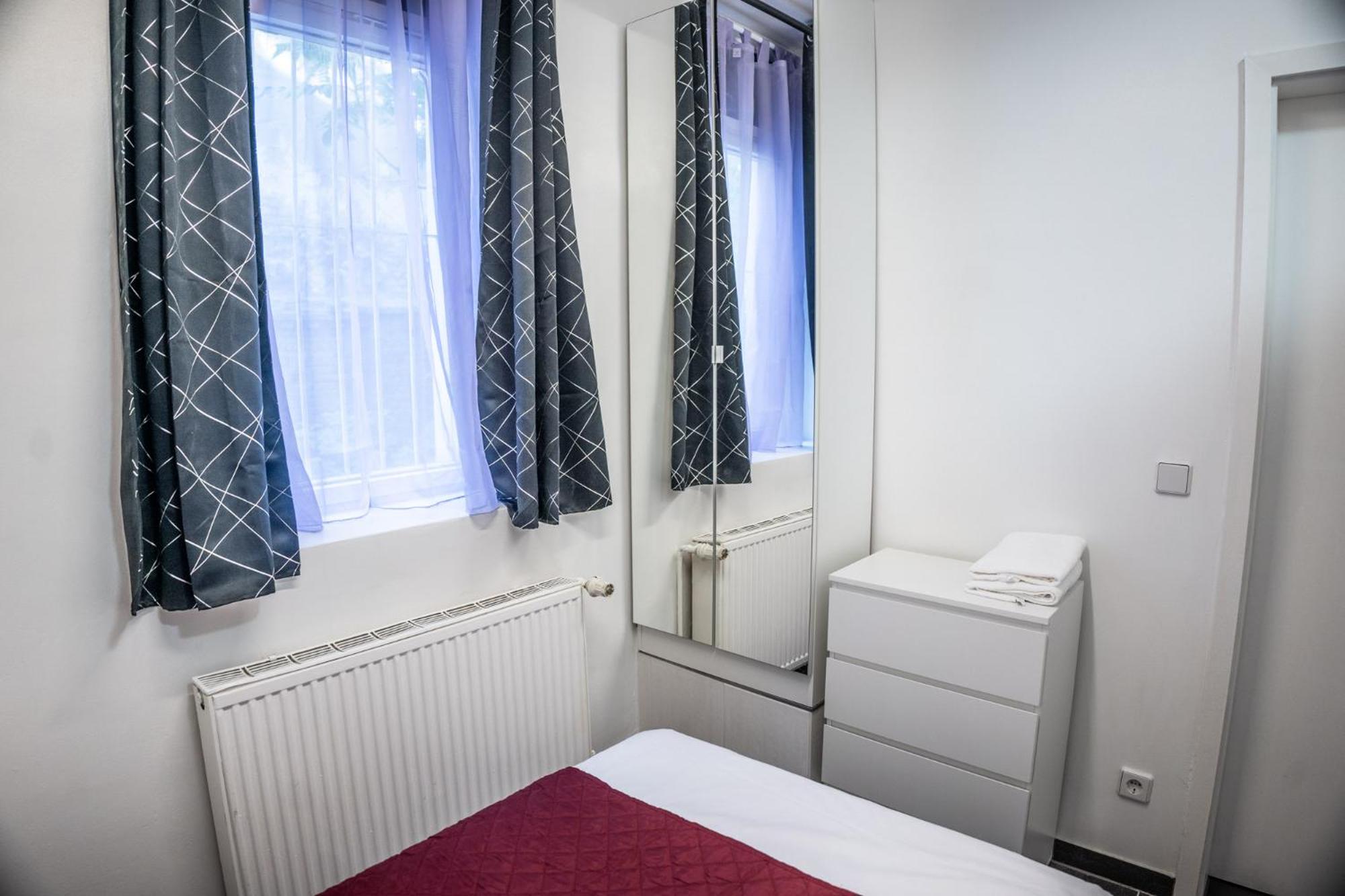 Budget Single Room photo 2