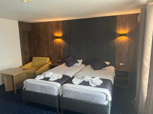 Deluxe Twin Room with Balcony and Sea View photo 1