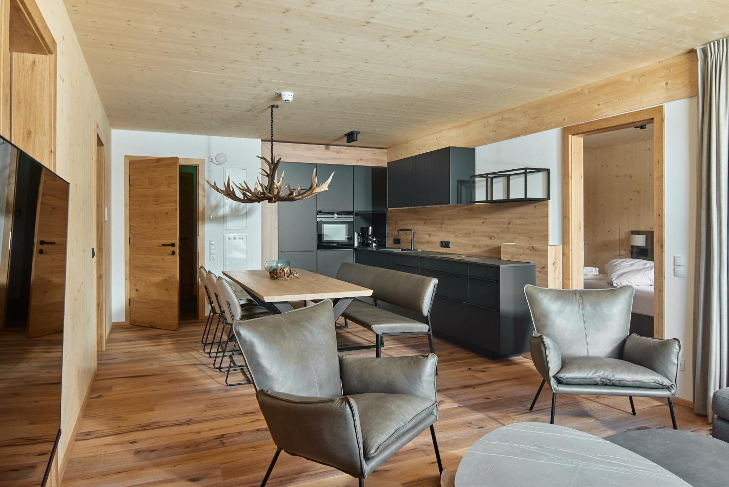 Ski in – Ski out Chalet 2 photo 1