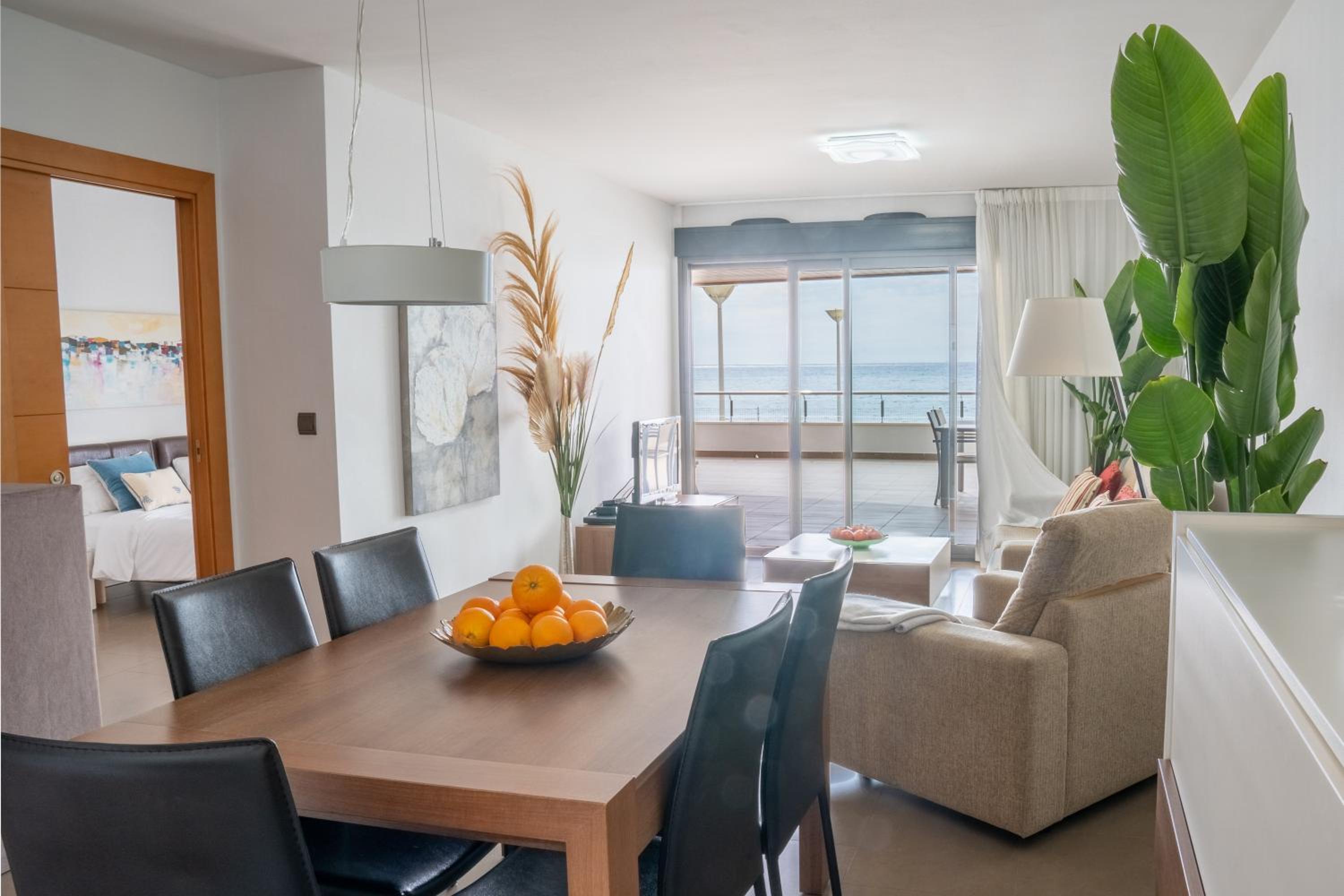 Apartamento de Dos Habitaciones con Terraza