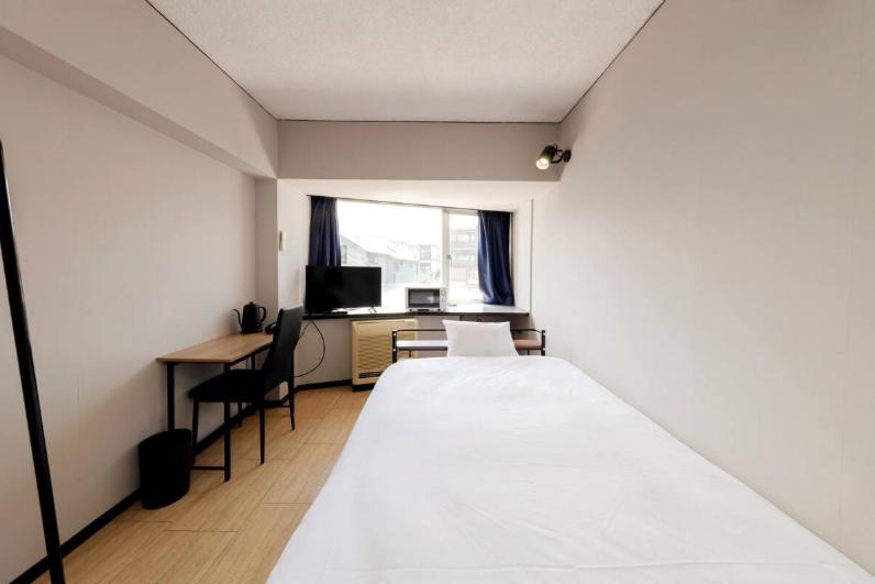 One-Bedroom Apartment photo 3