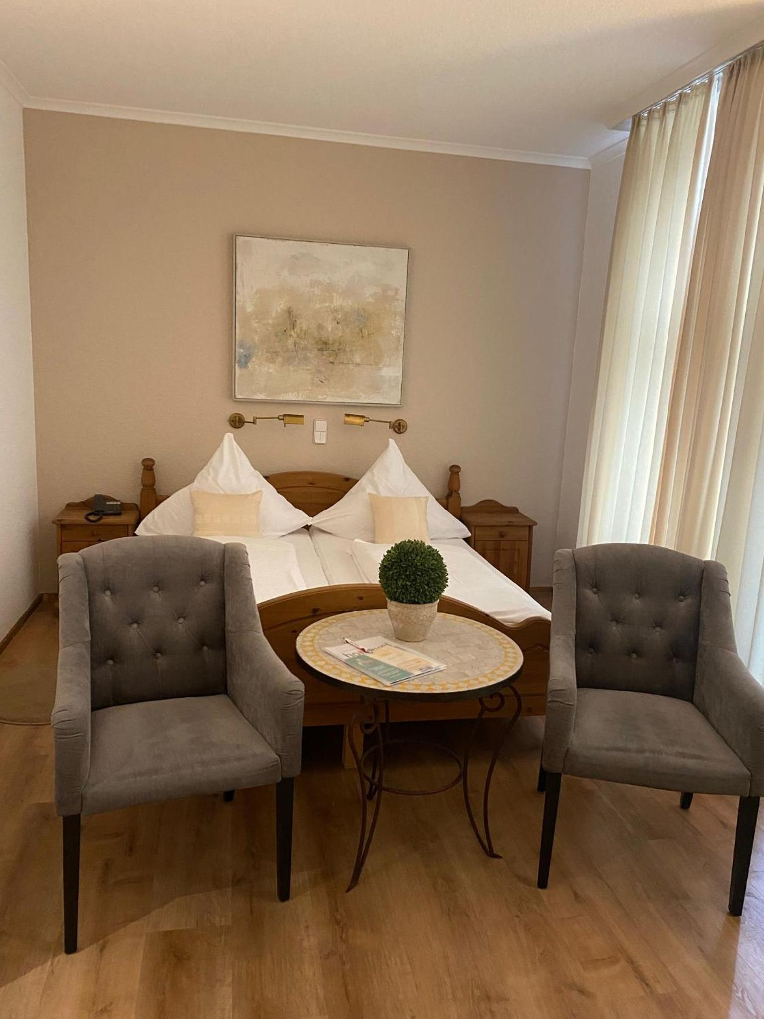 Double Room - Photo 9