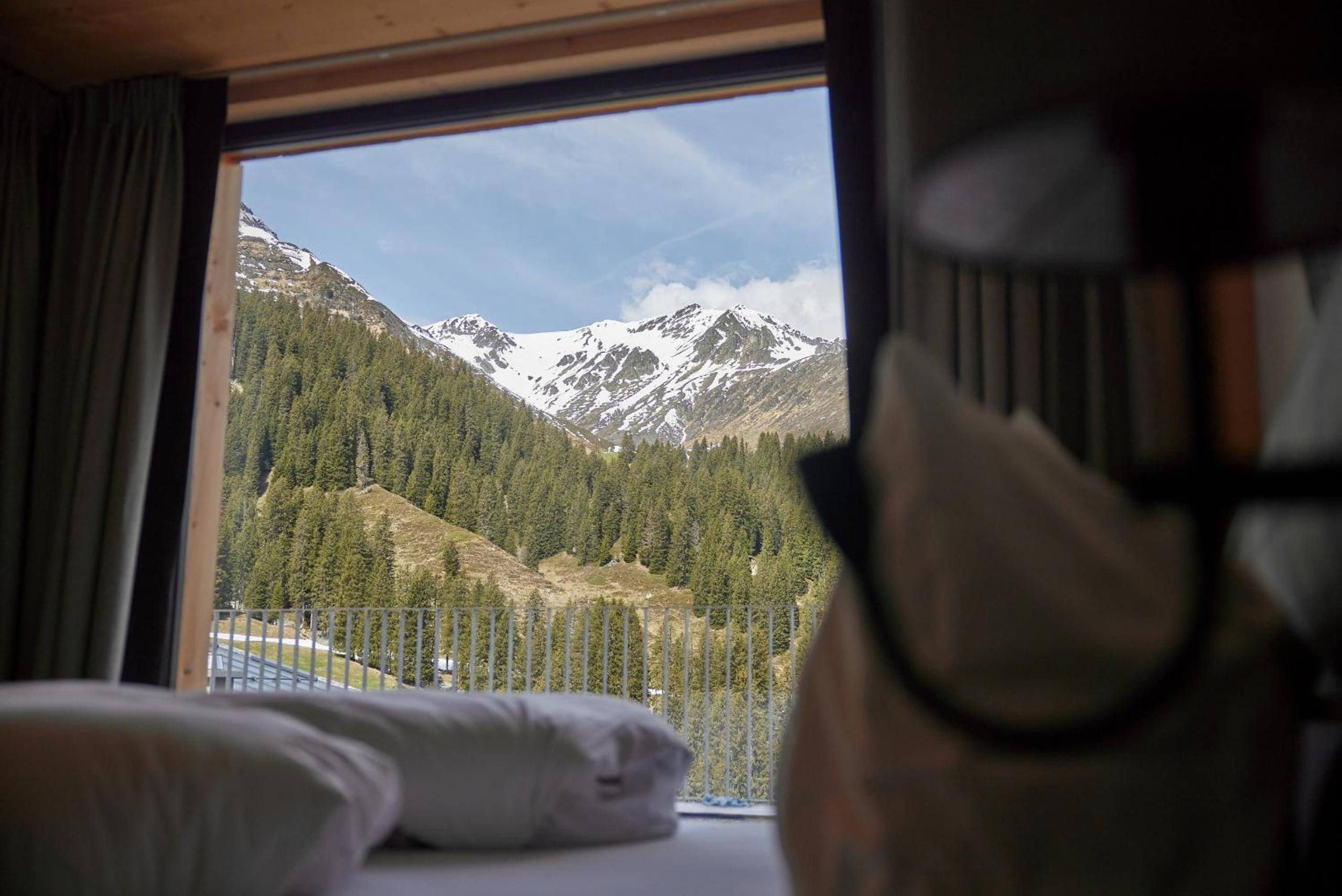 Ski in – Ski out Chalet 6 photo 3