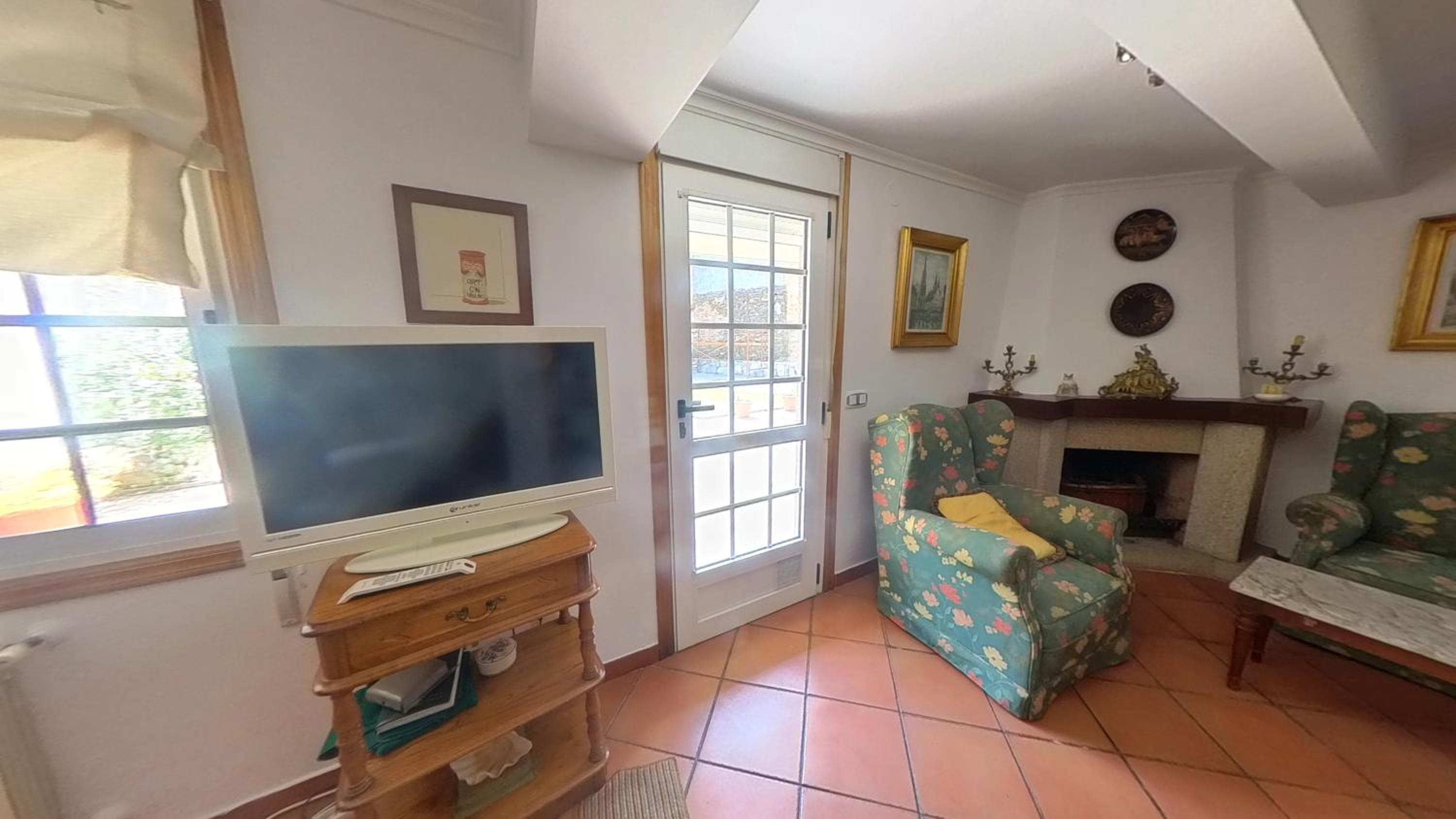 Four-Bedroom House photo 2