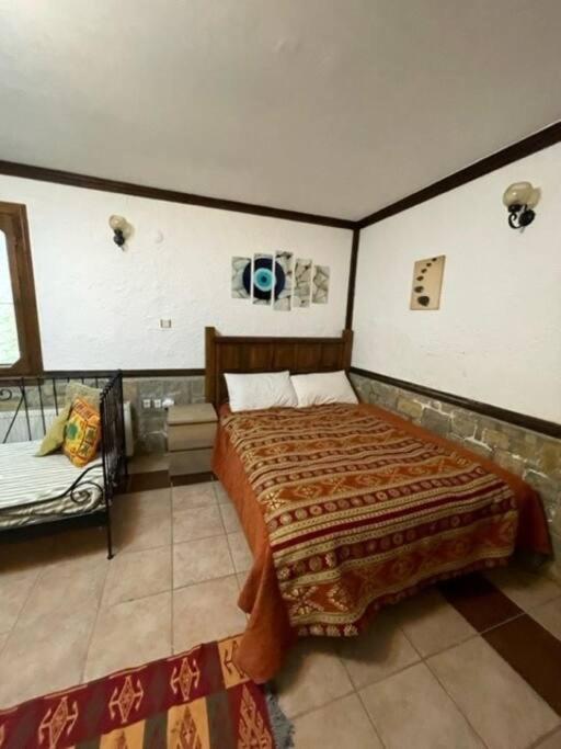Three-Bedroom House photo 3
