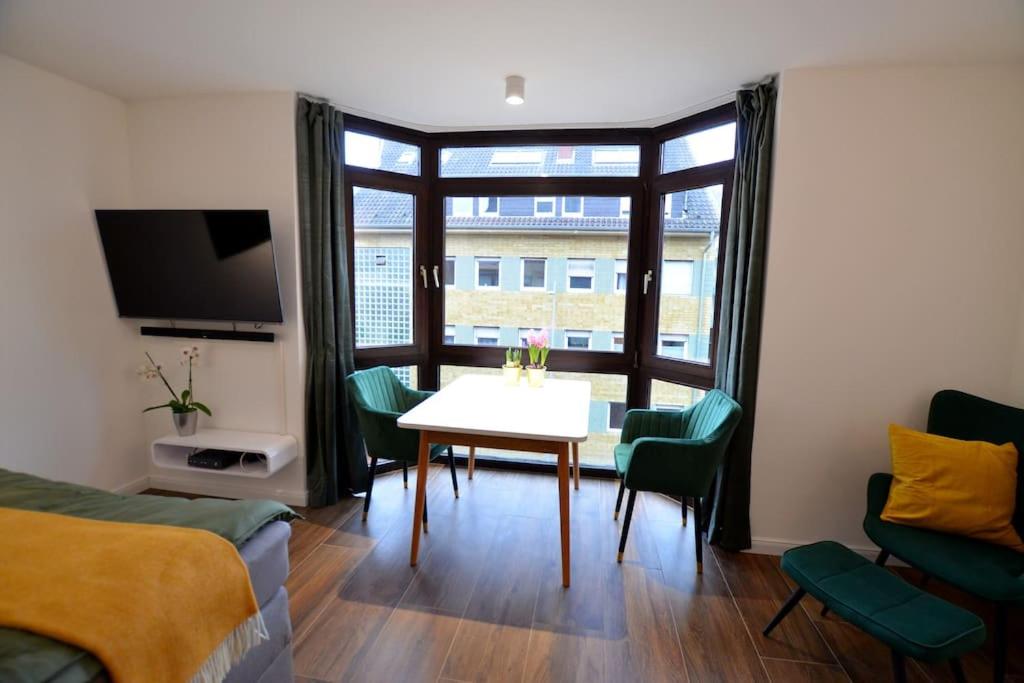 One-Bedroom Apartment photo 1