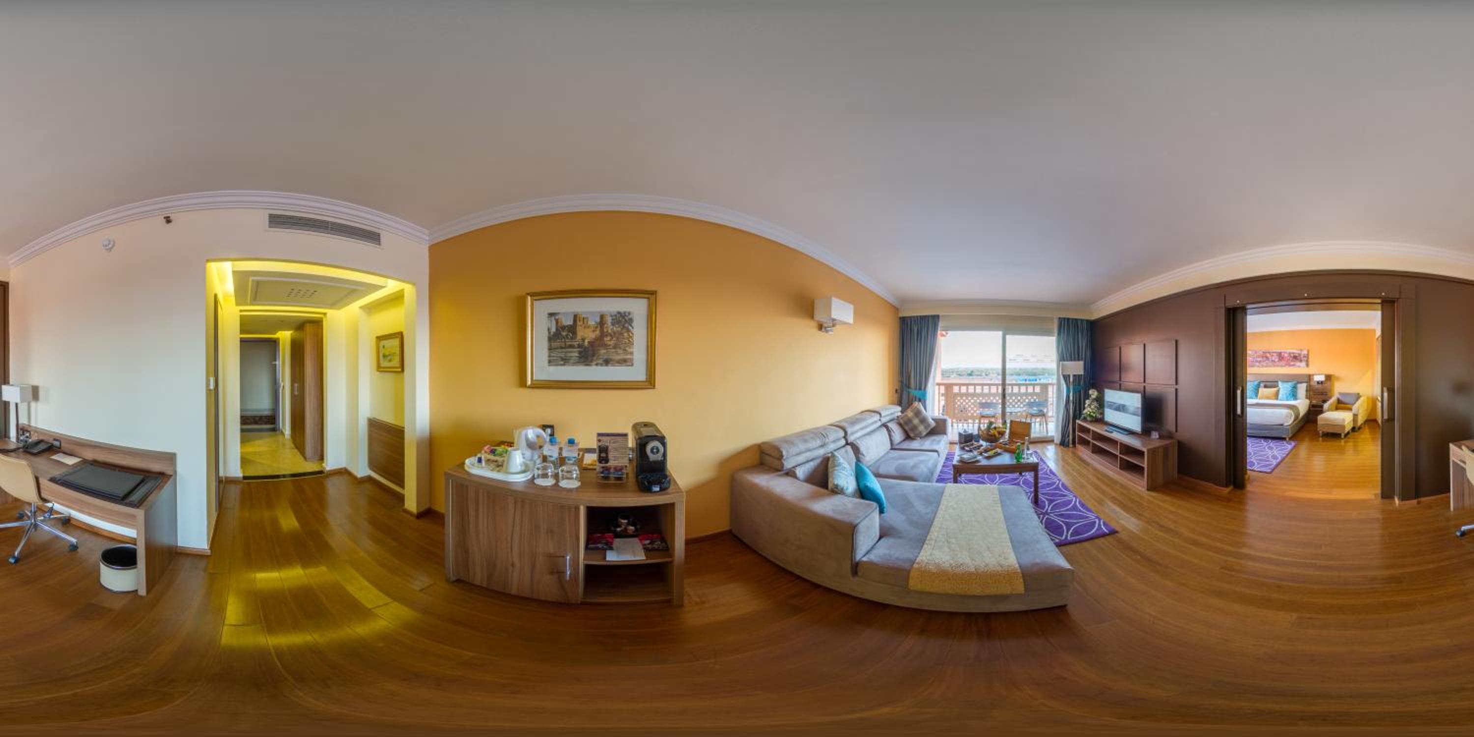 Prestige Suite Jaccuzi One Double Room With Pool View thumbnail 6