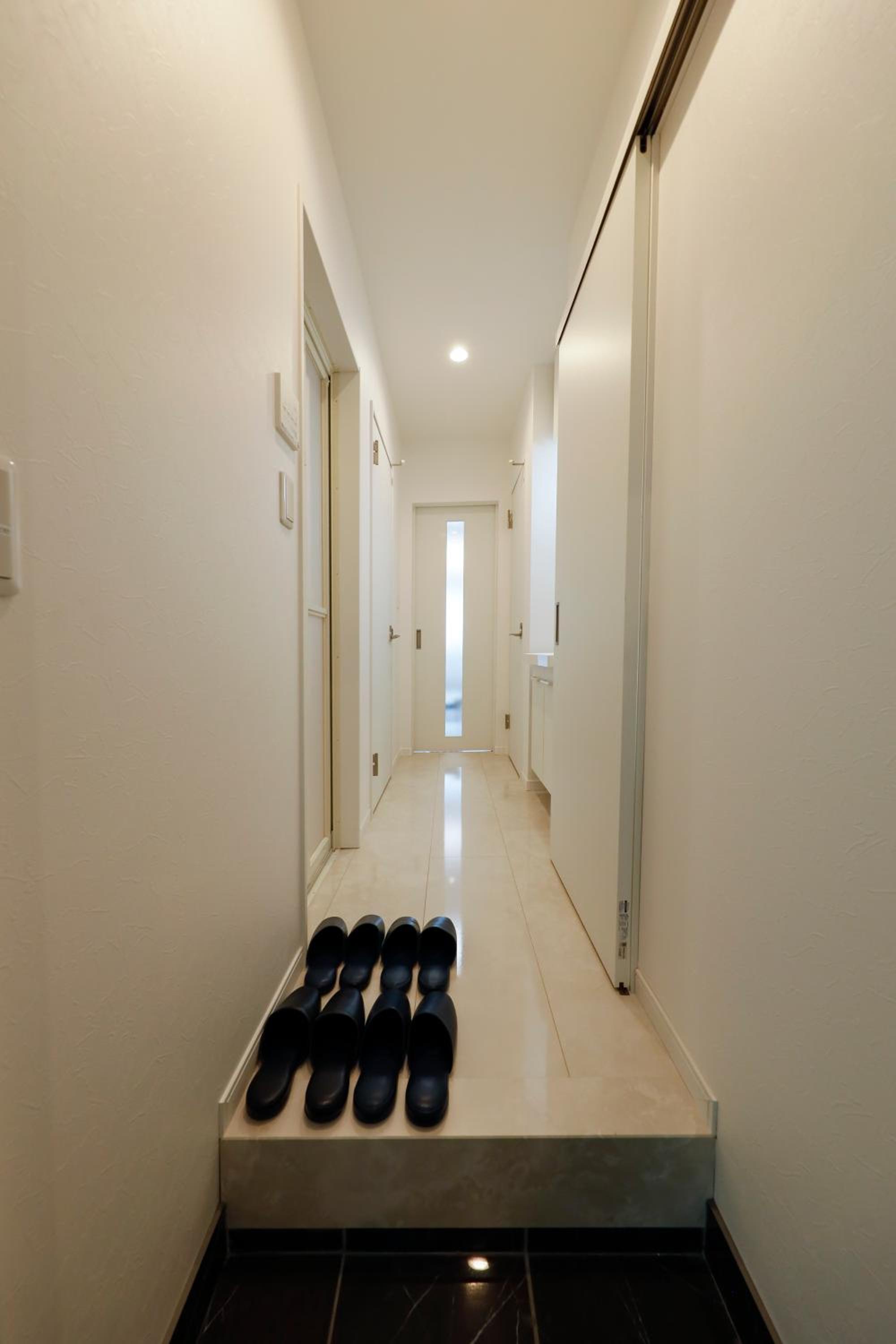 One-Bedroom Apartment photo 2