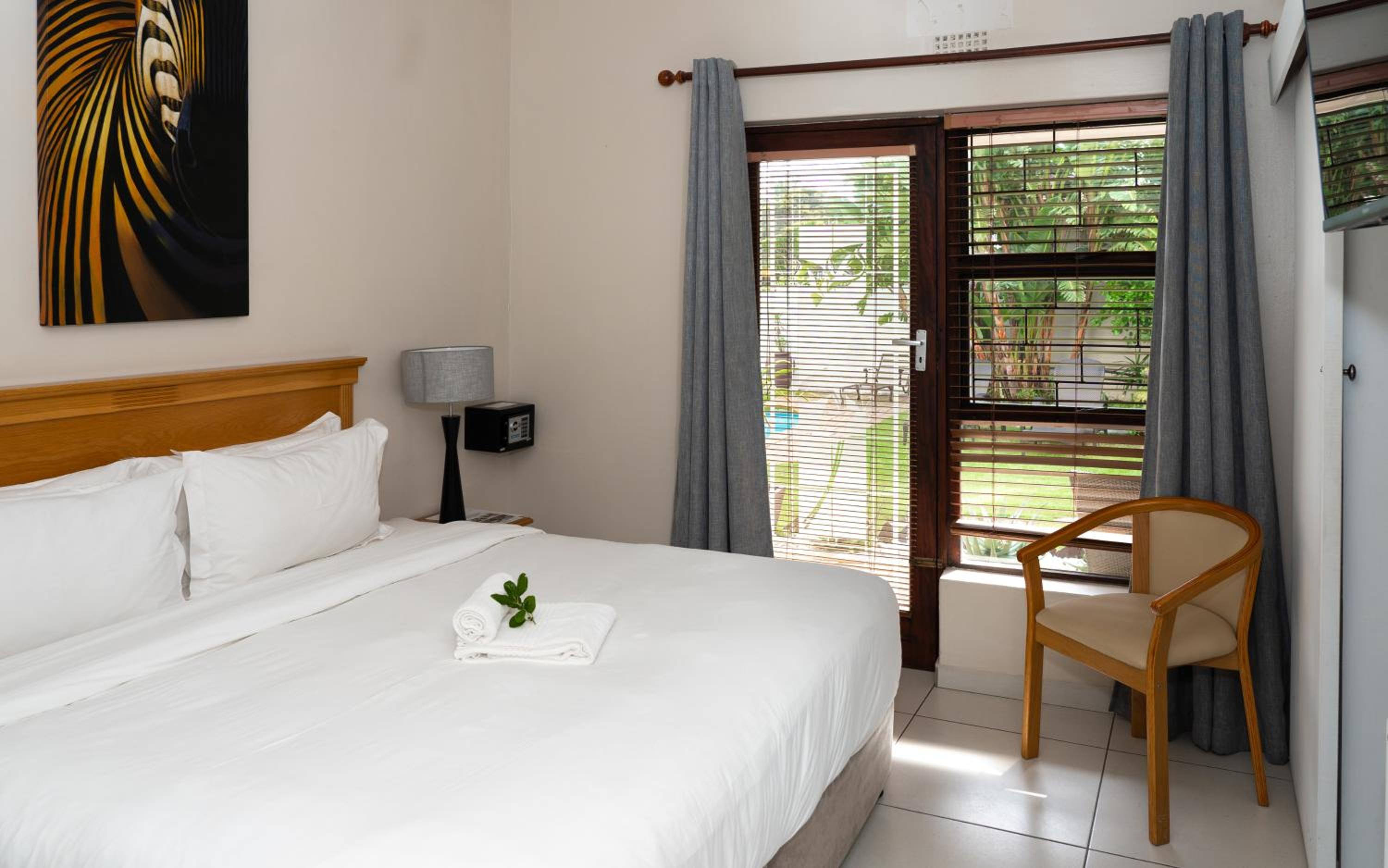 Standard Double Room - Photo 9