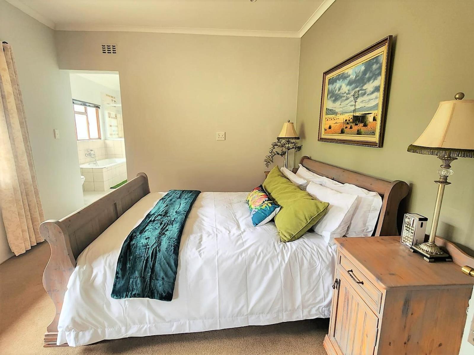 Three-Bedroom House photo 1