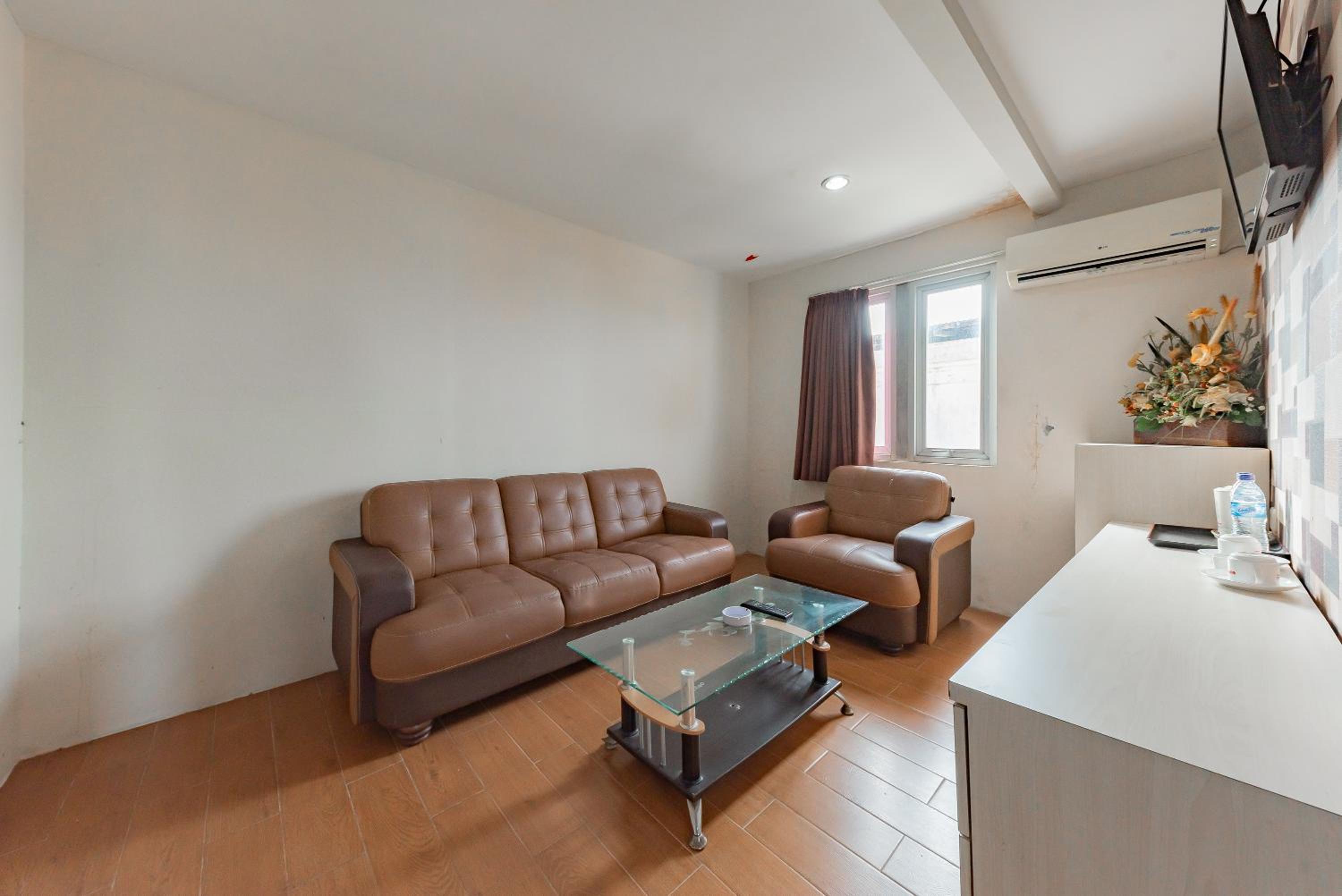 Suite - Photo 6