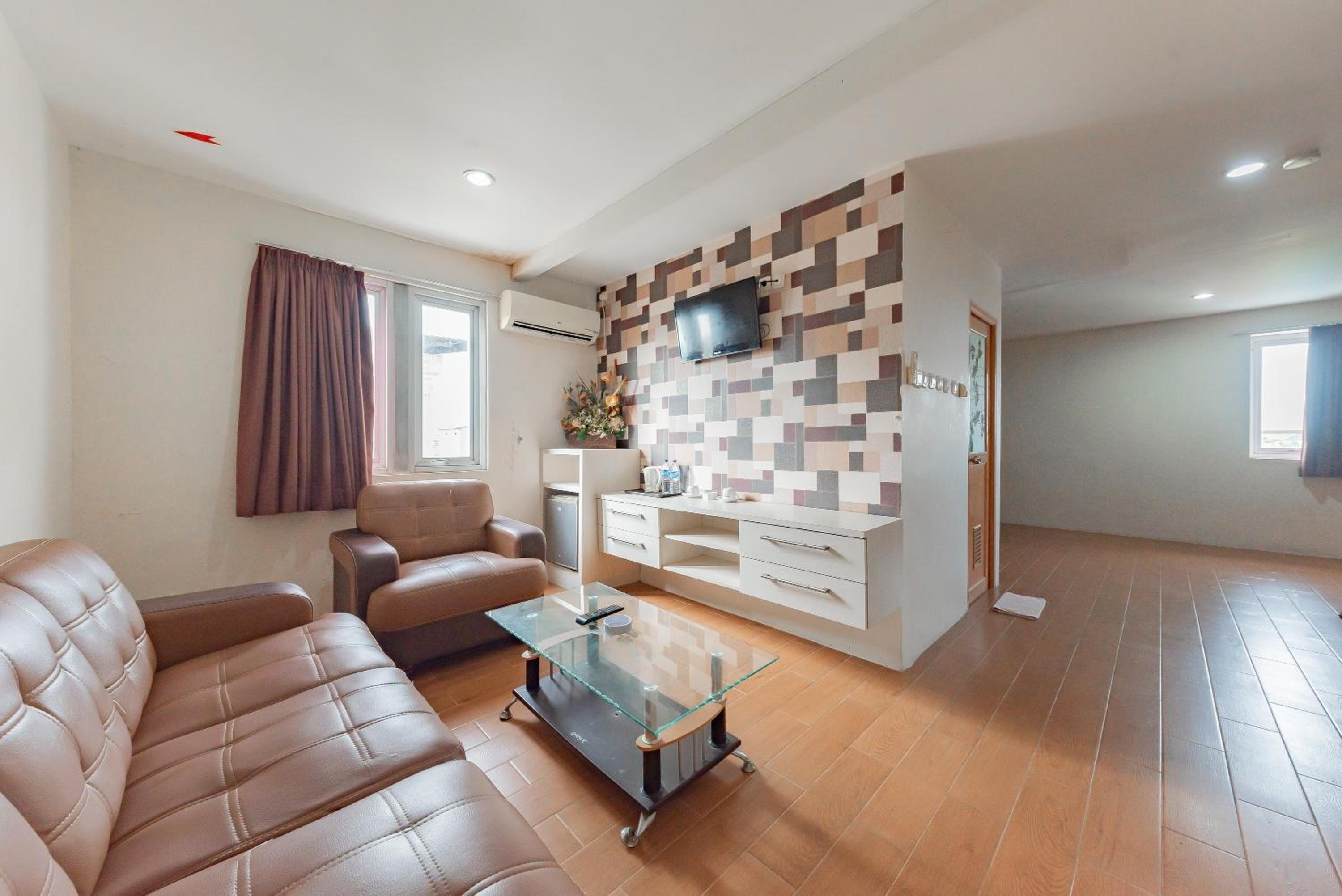 Suite - Photo 5