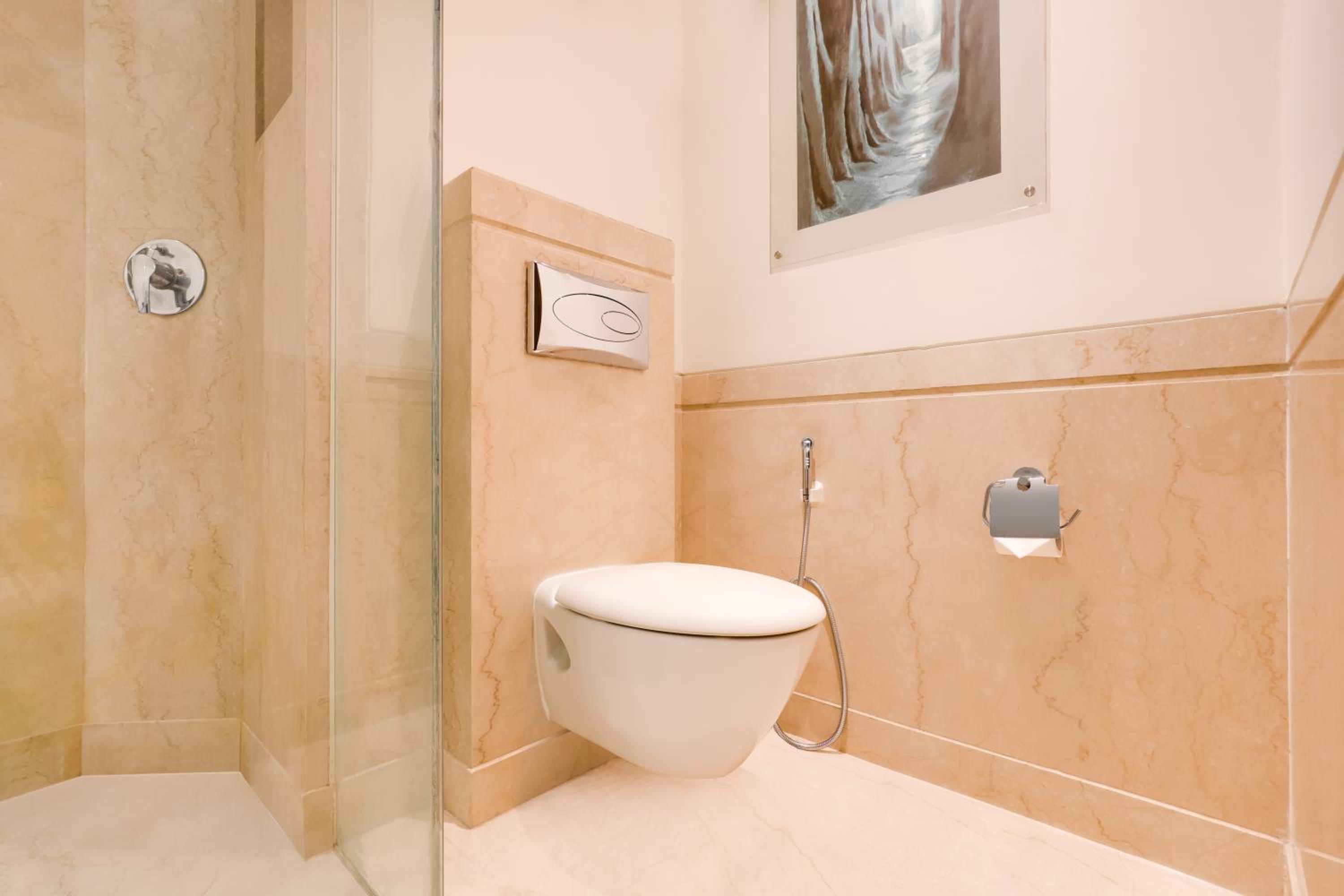 Executive Double Room with 1+1 (Happy hours from 5 PM to 9 PM) and 2 Pcs of Laundry complimentary per room per stay photo 2