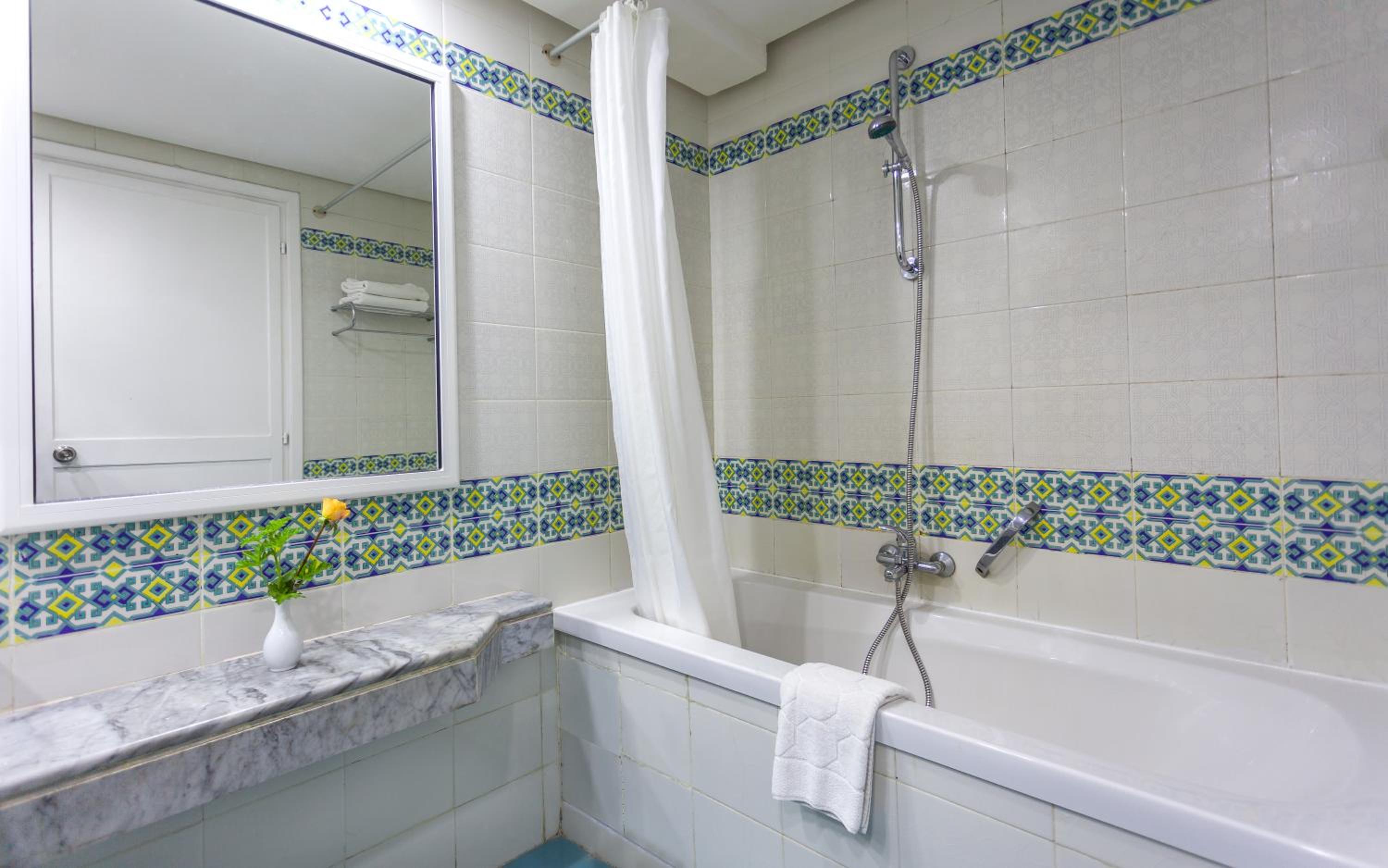 Double Room with Pool View photo 3