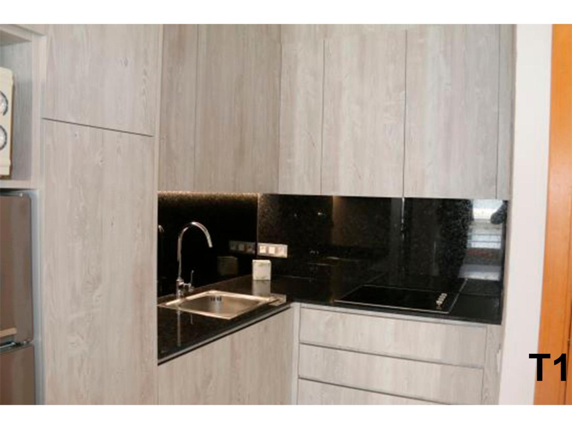 Apartment with Terrace and City View photo 2