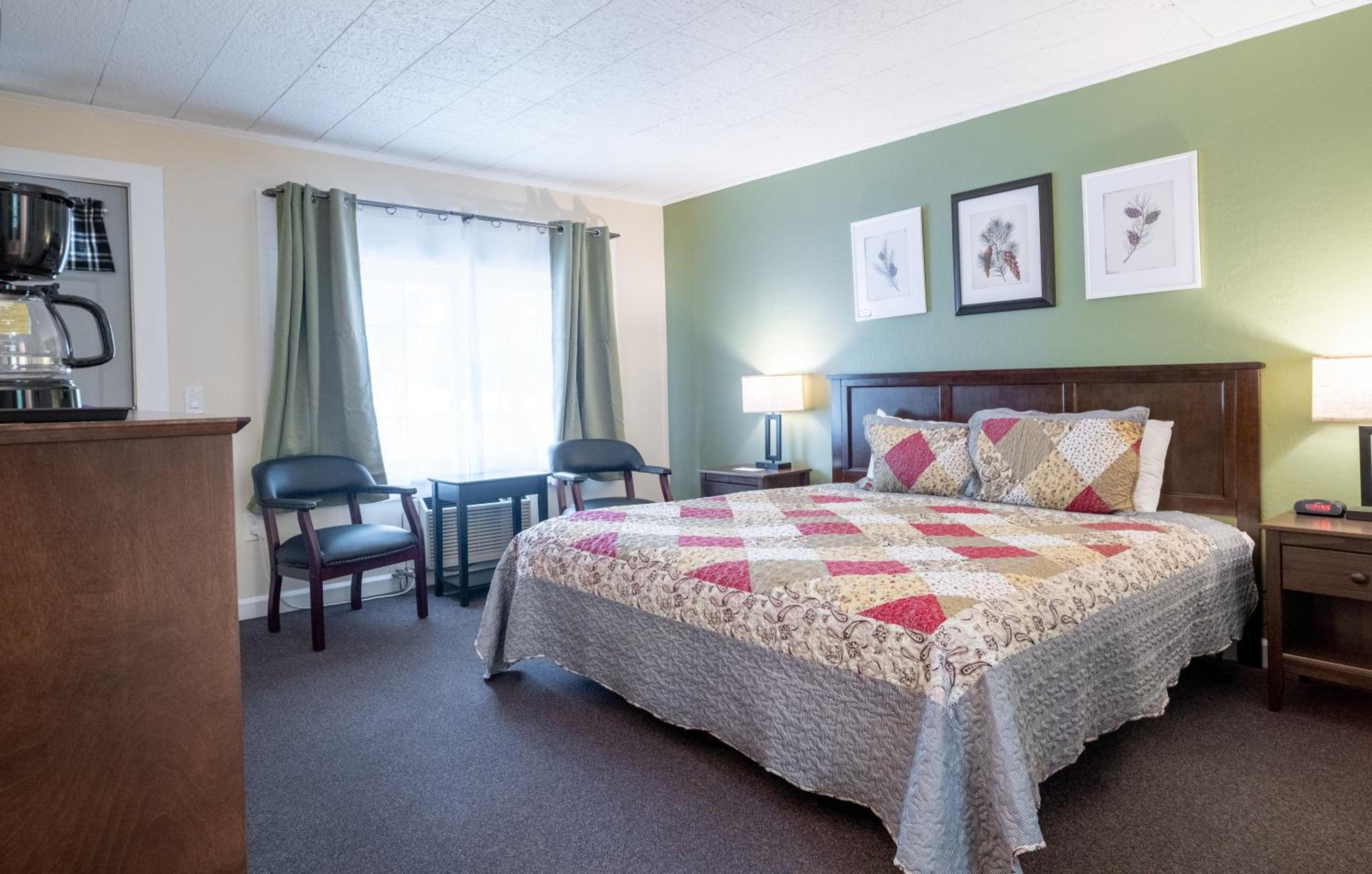 Deluxe Queen Room photo 2