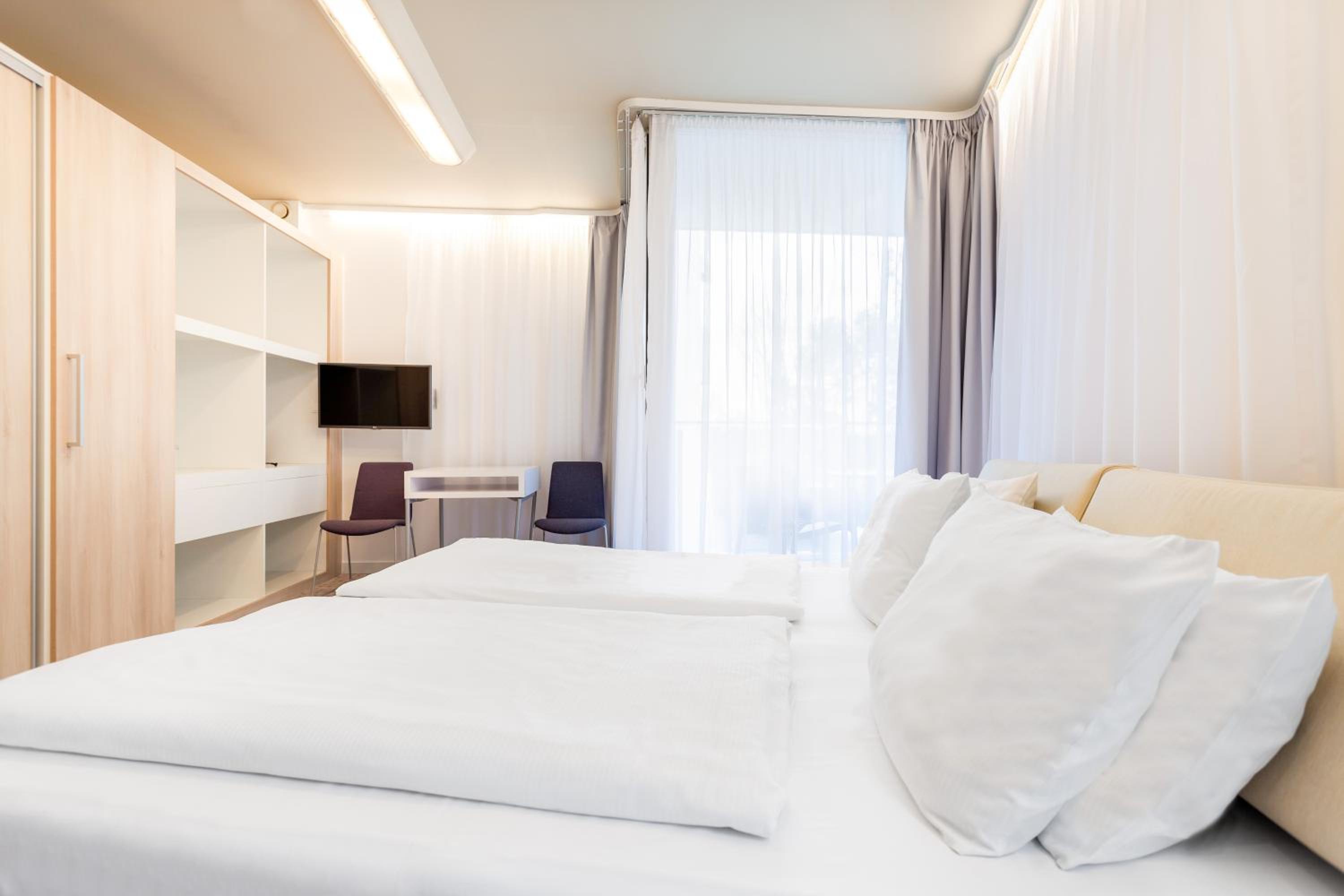 Standard Double or Twin Room - Photo 1