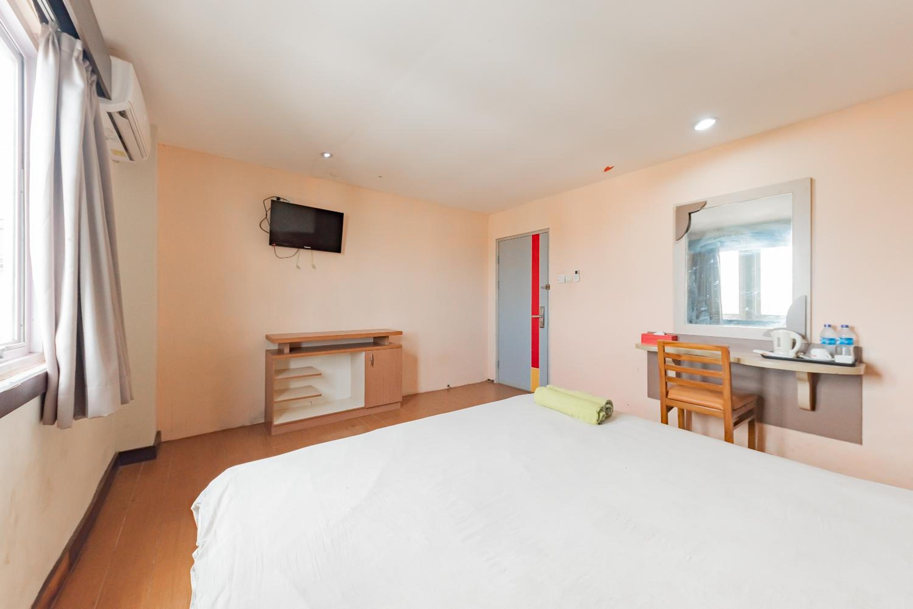 Deluxe Room - Photo 4