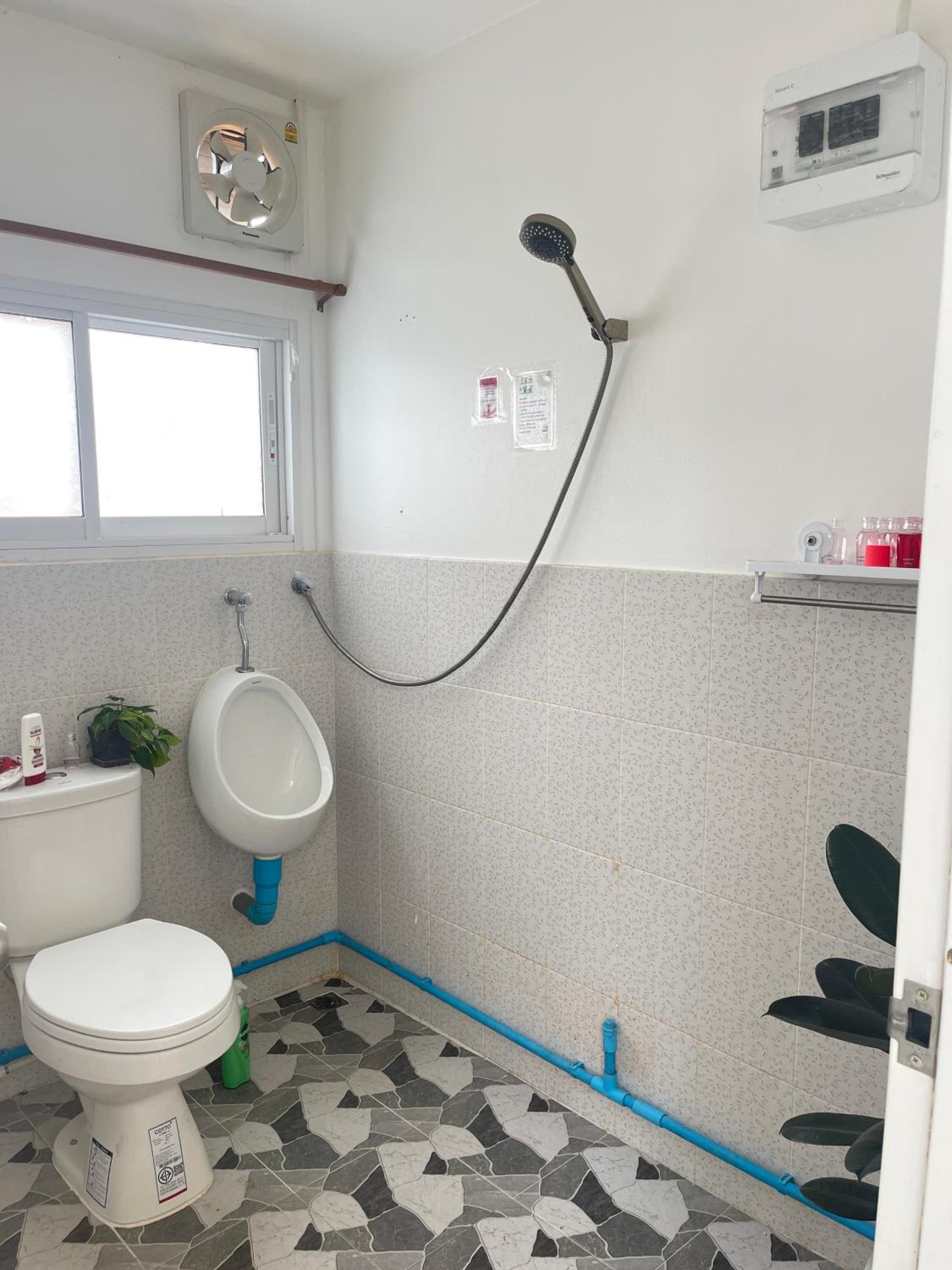 Two-Bedroom House - Photo 14