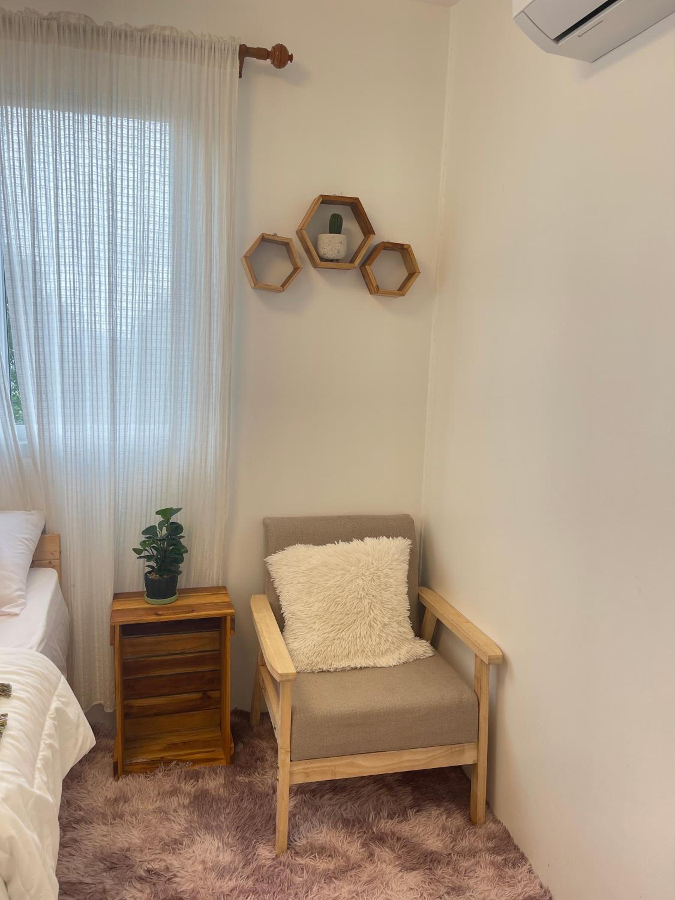 Two-Bedroom House - Photo 9
