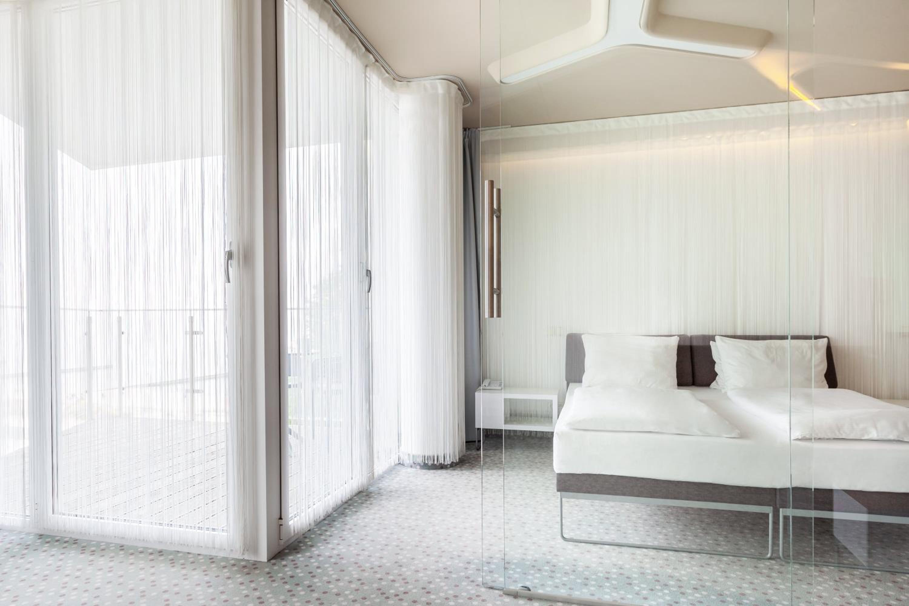 Deluxe Apartment with side sea view - Photo 2