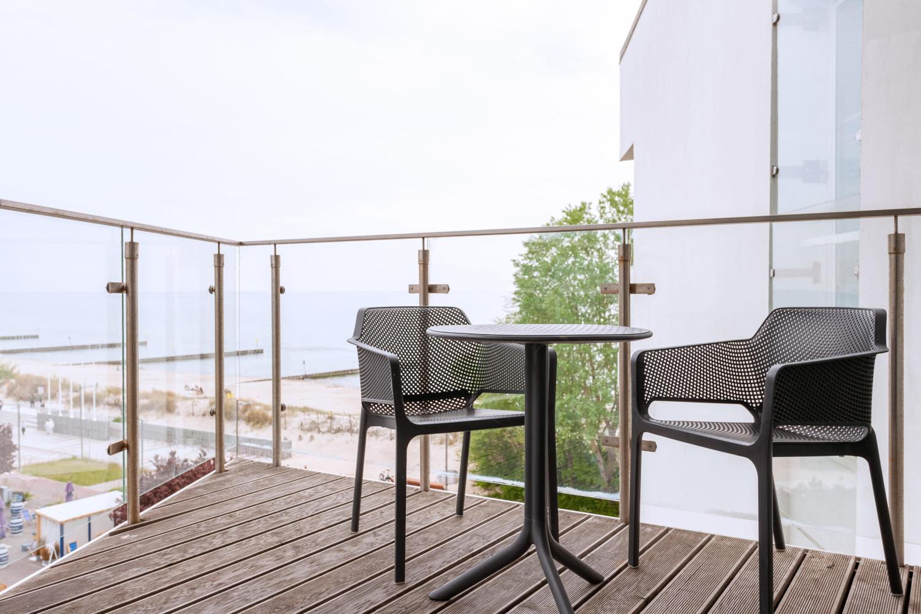 Deluxe Apartment with side sea view - Photo 5