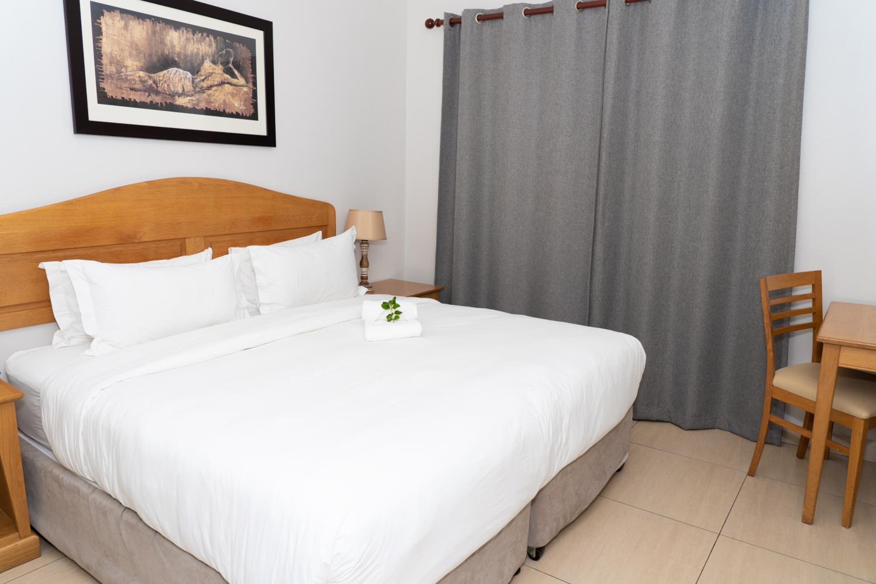 Standard Double Room - Photo 11