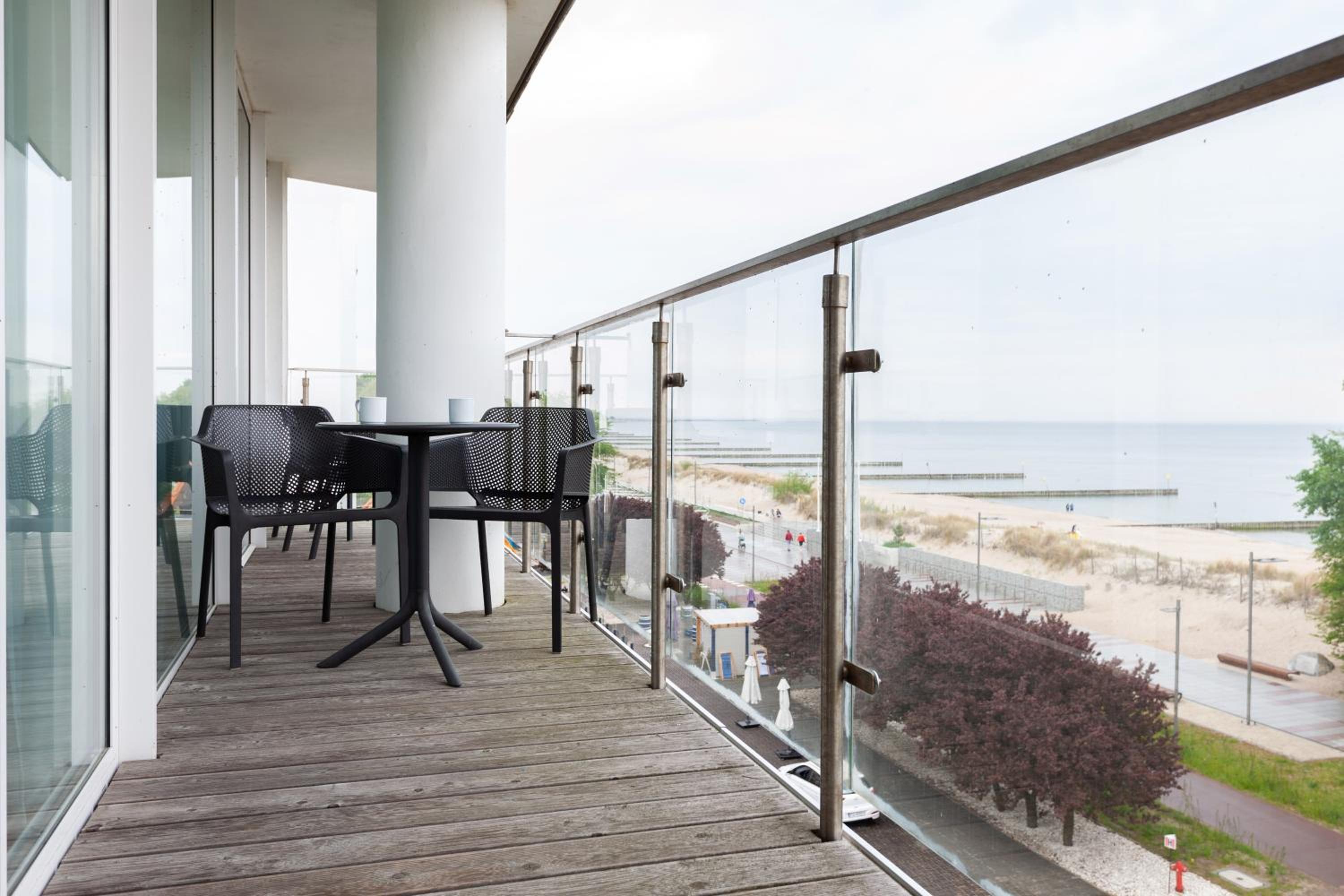 Apartment with Sea View - Photo 4