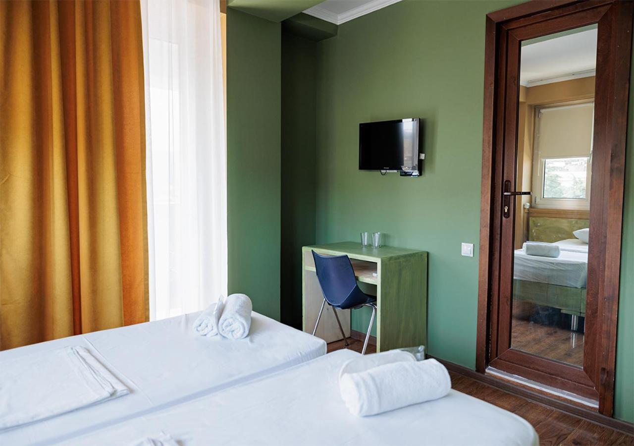 Triple Room with City View