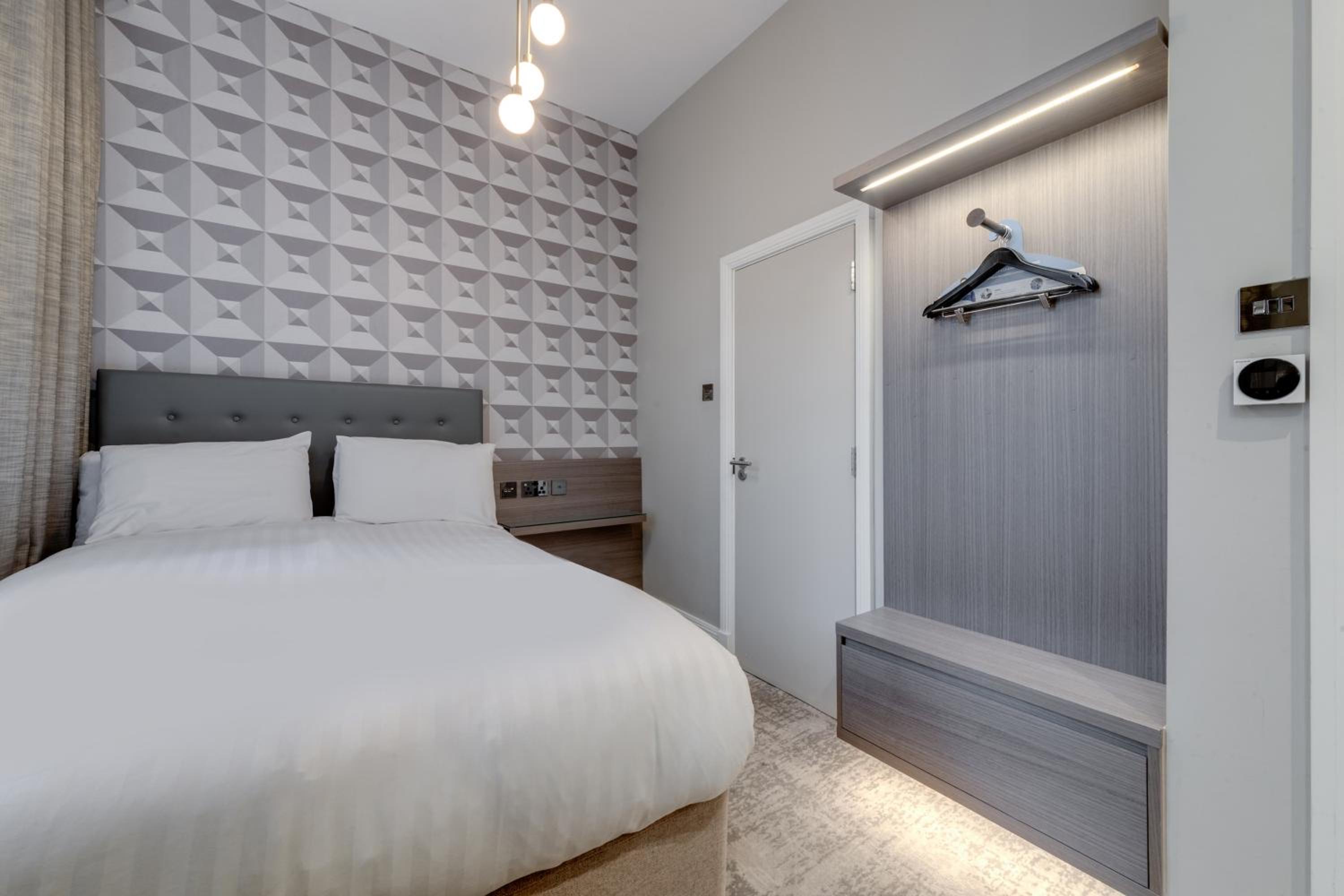 Deluxe Family Suite photo 3