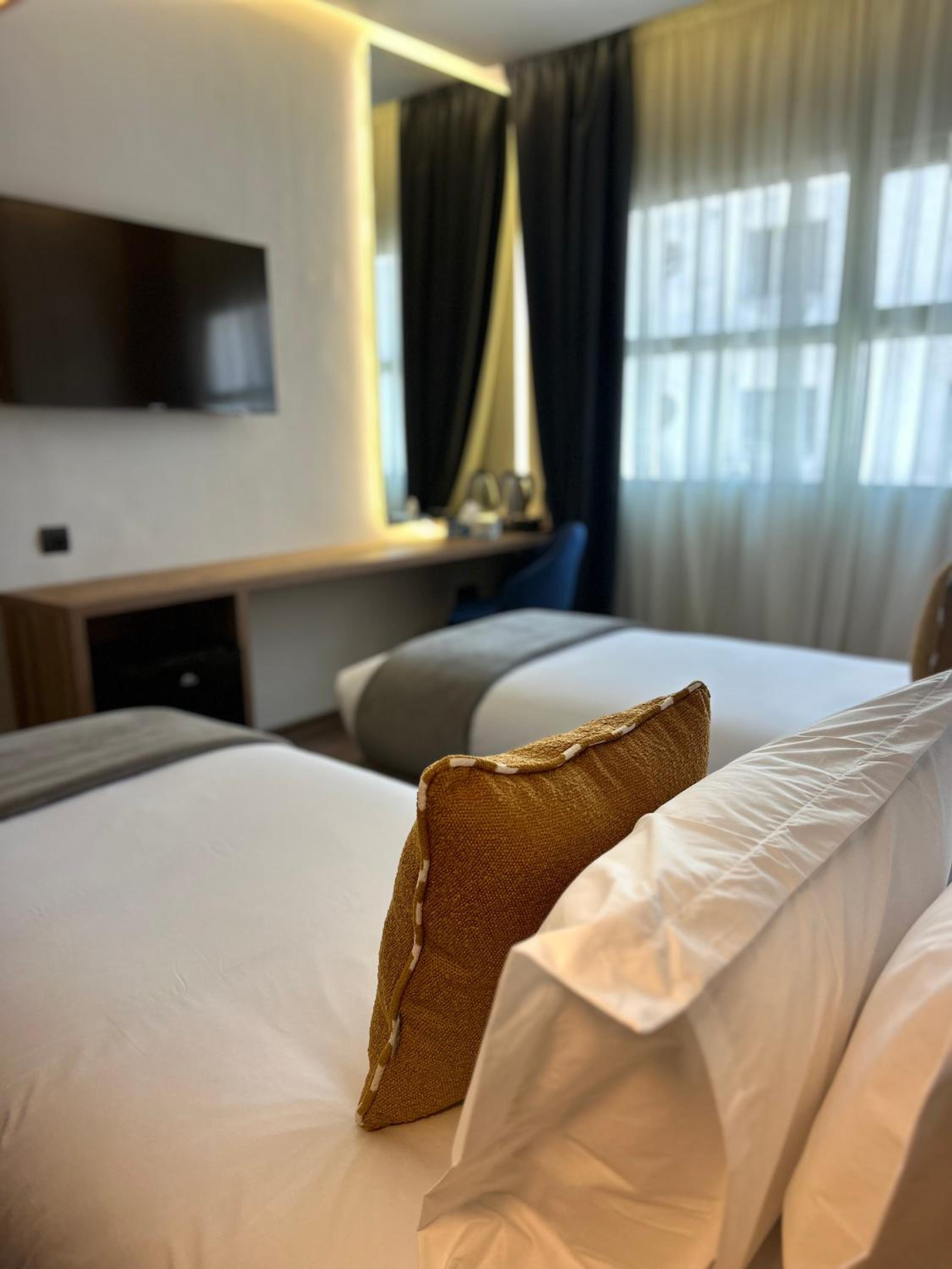 Double or Twin Room - Photo 2